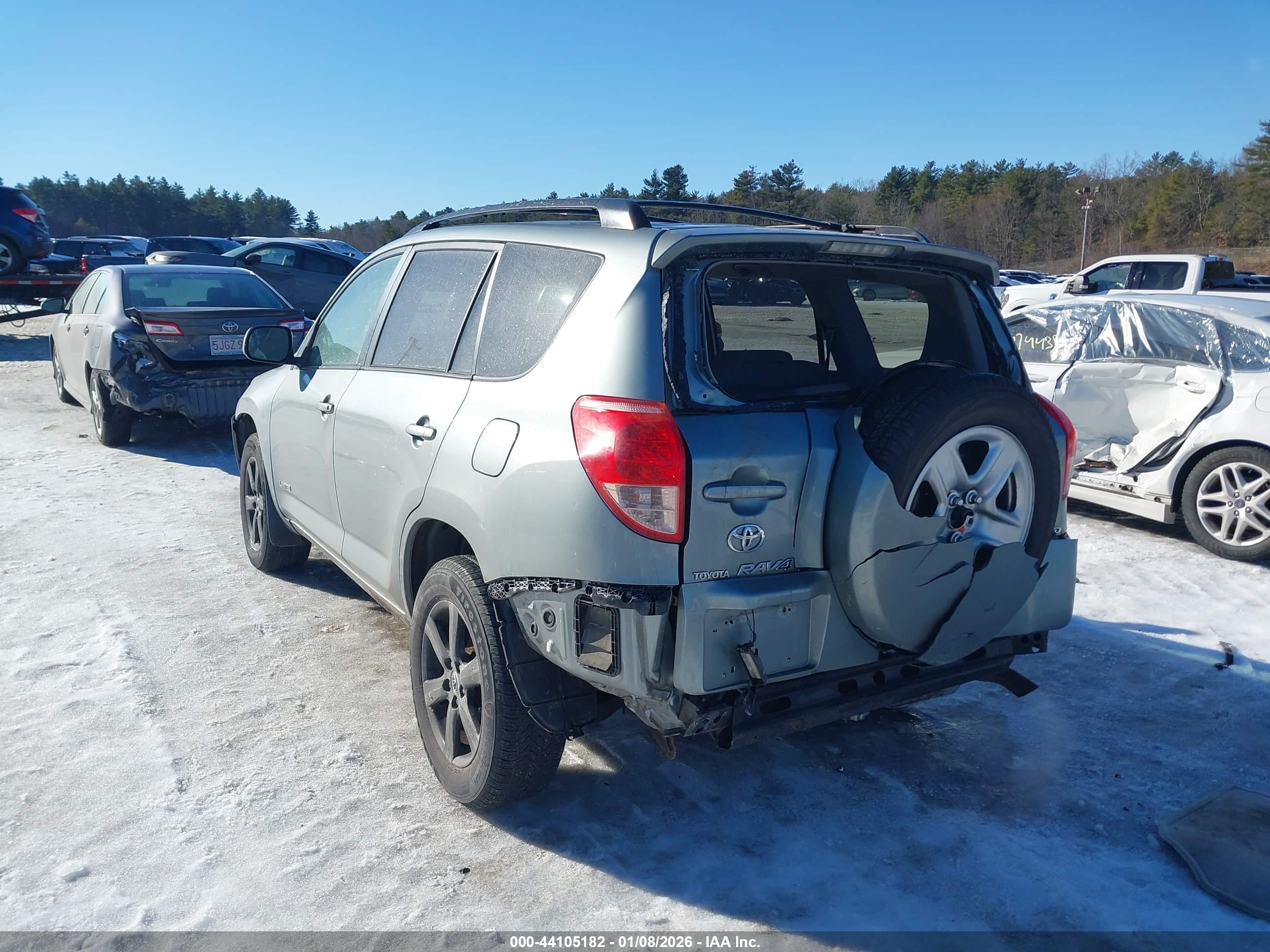 TOYOTA RAV4 image 3