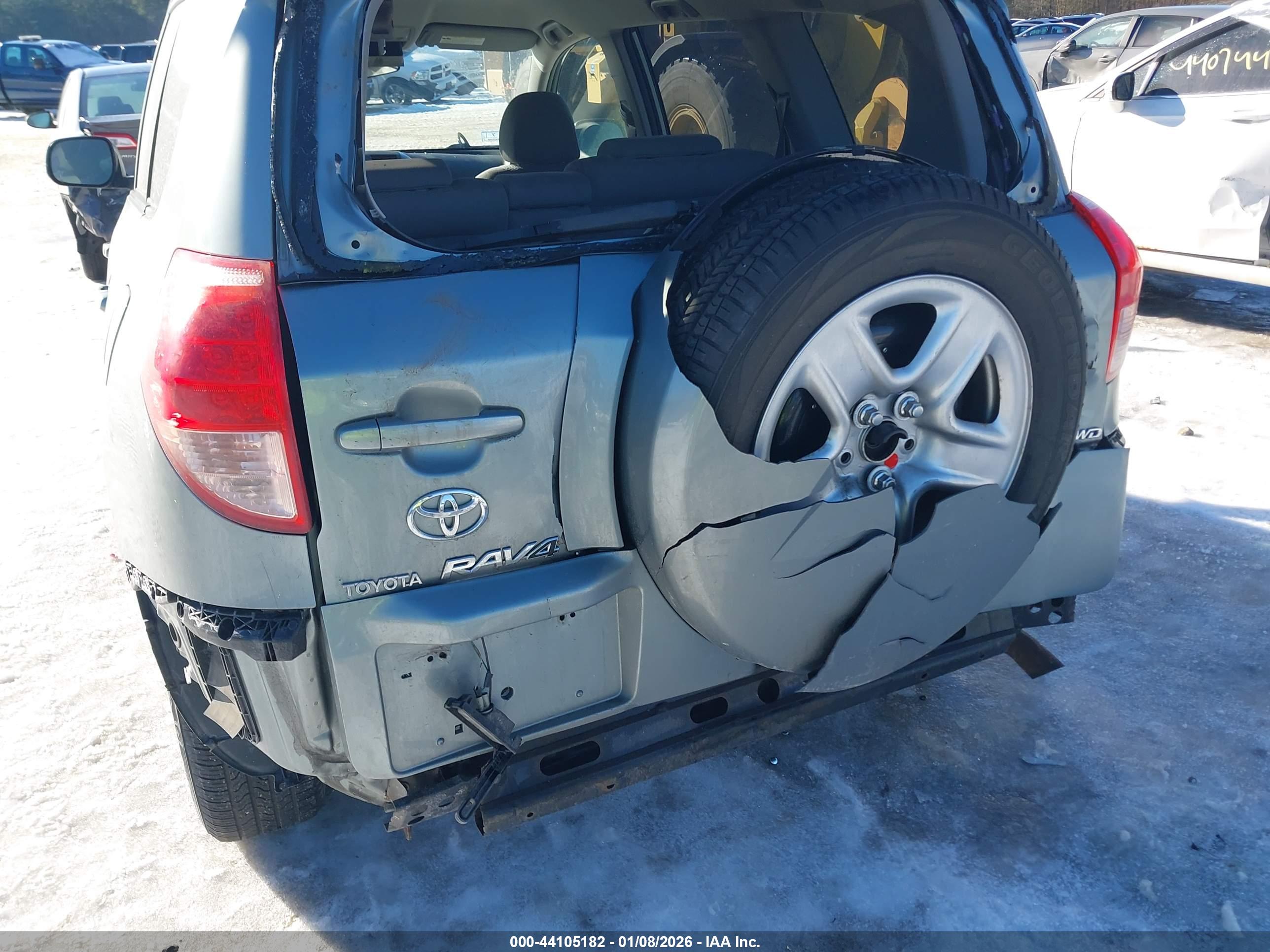 TOYOTA RAV4 image 6