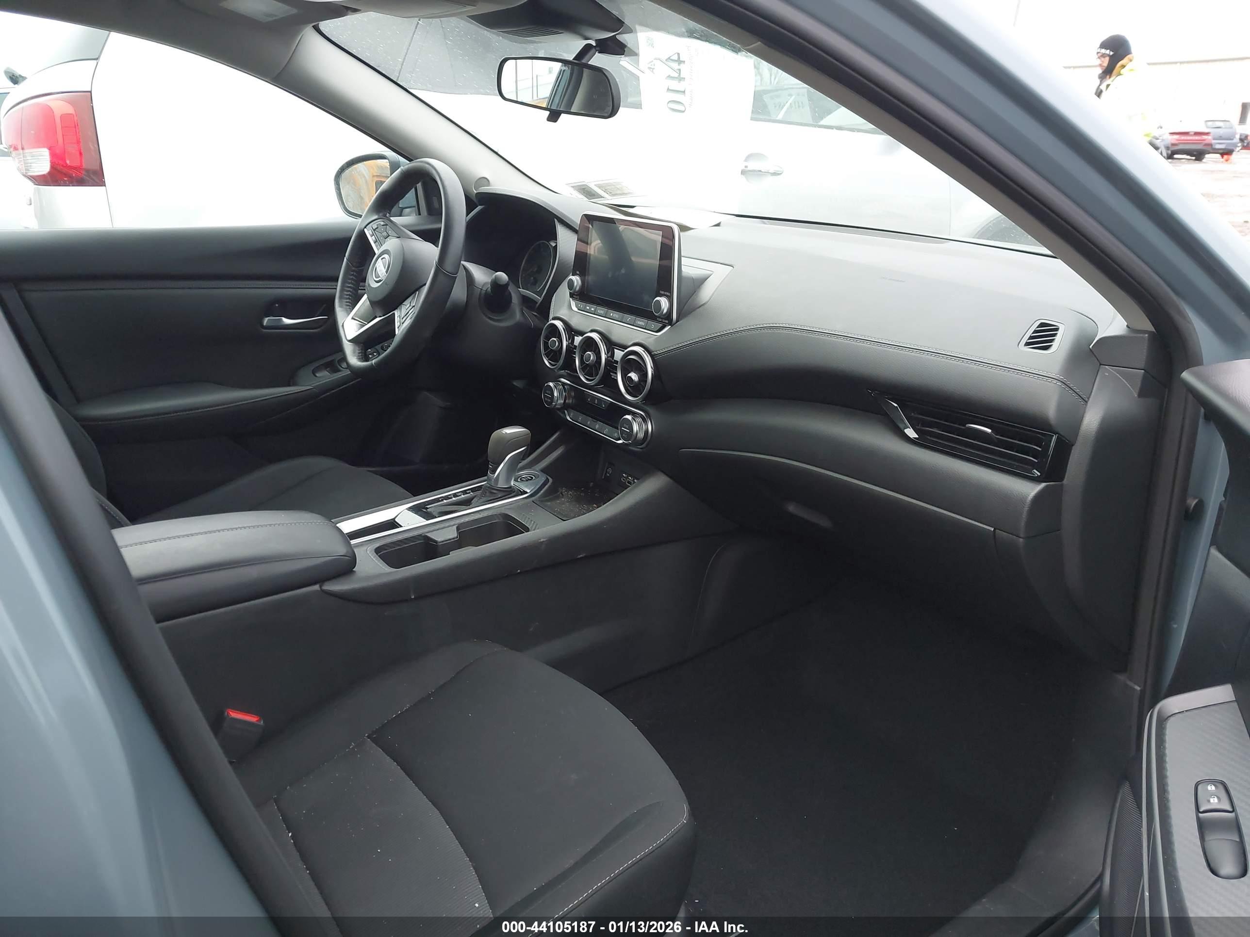 NISSAN SENTRA image 5
