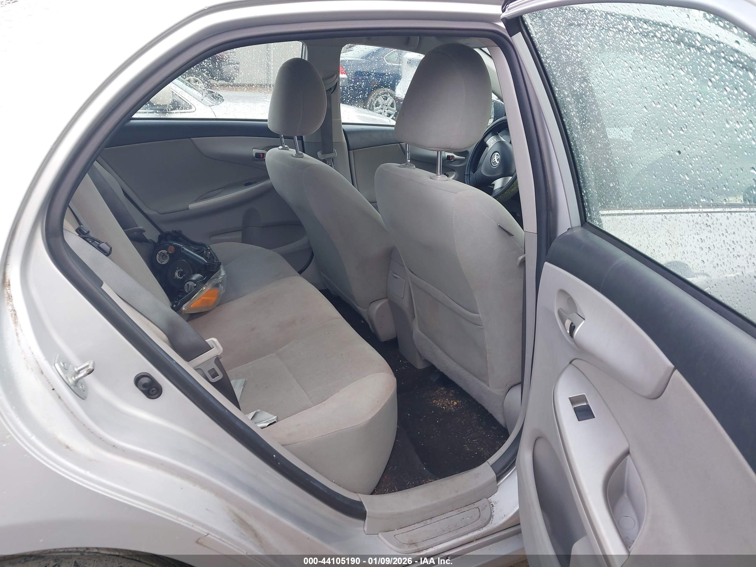 TOYOTA COROLLA image 8