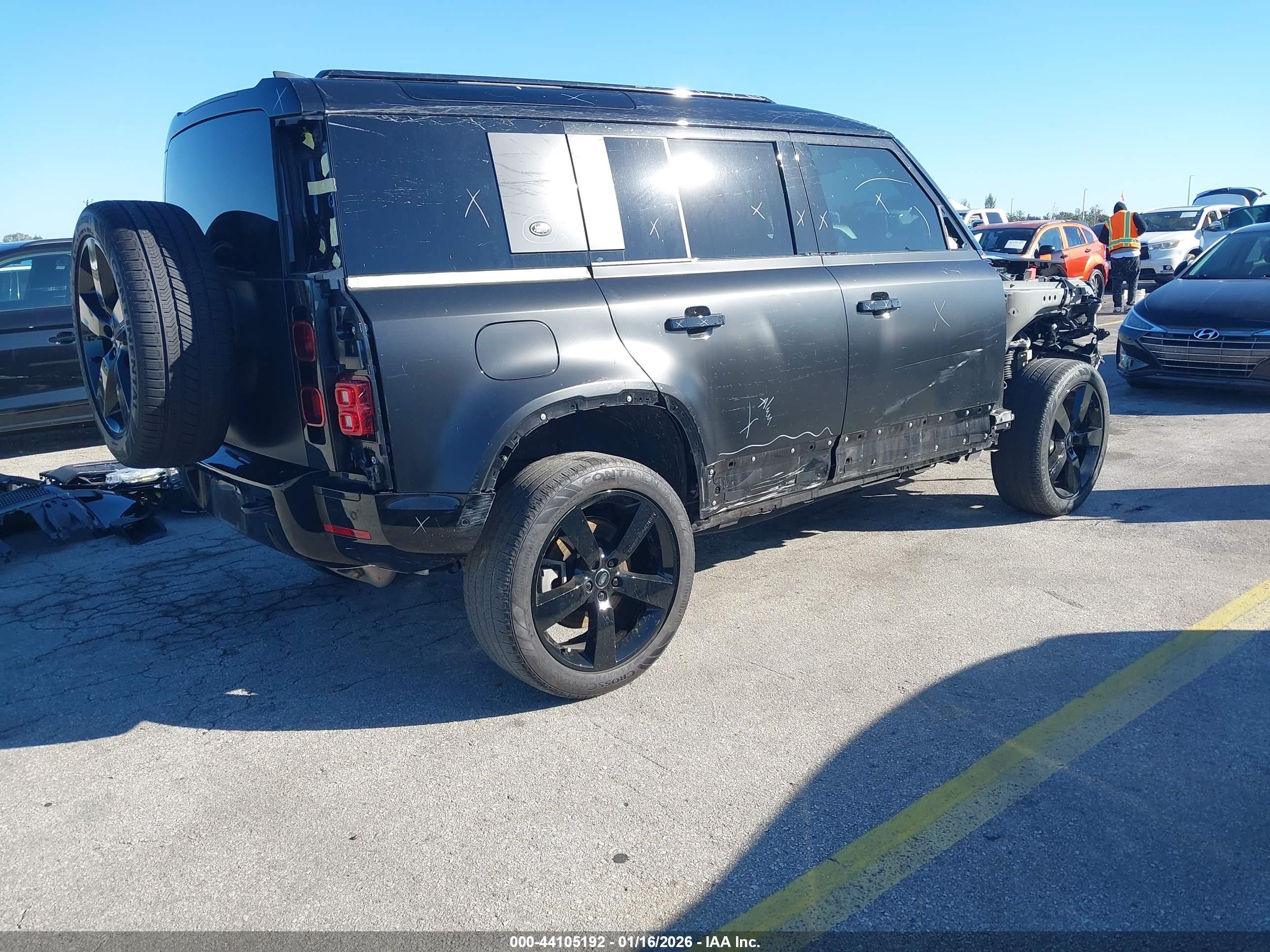 LAND ROVER image 4