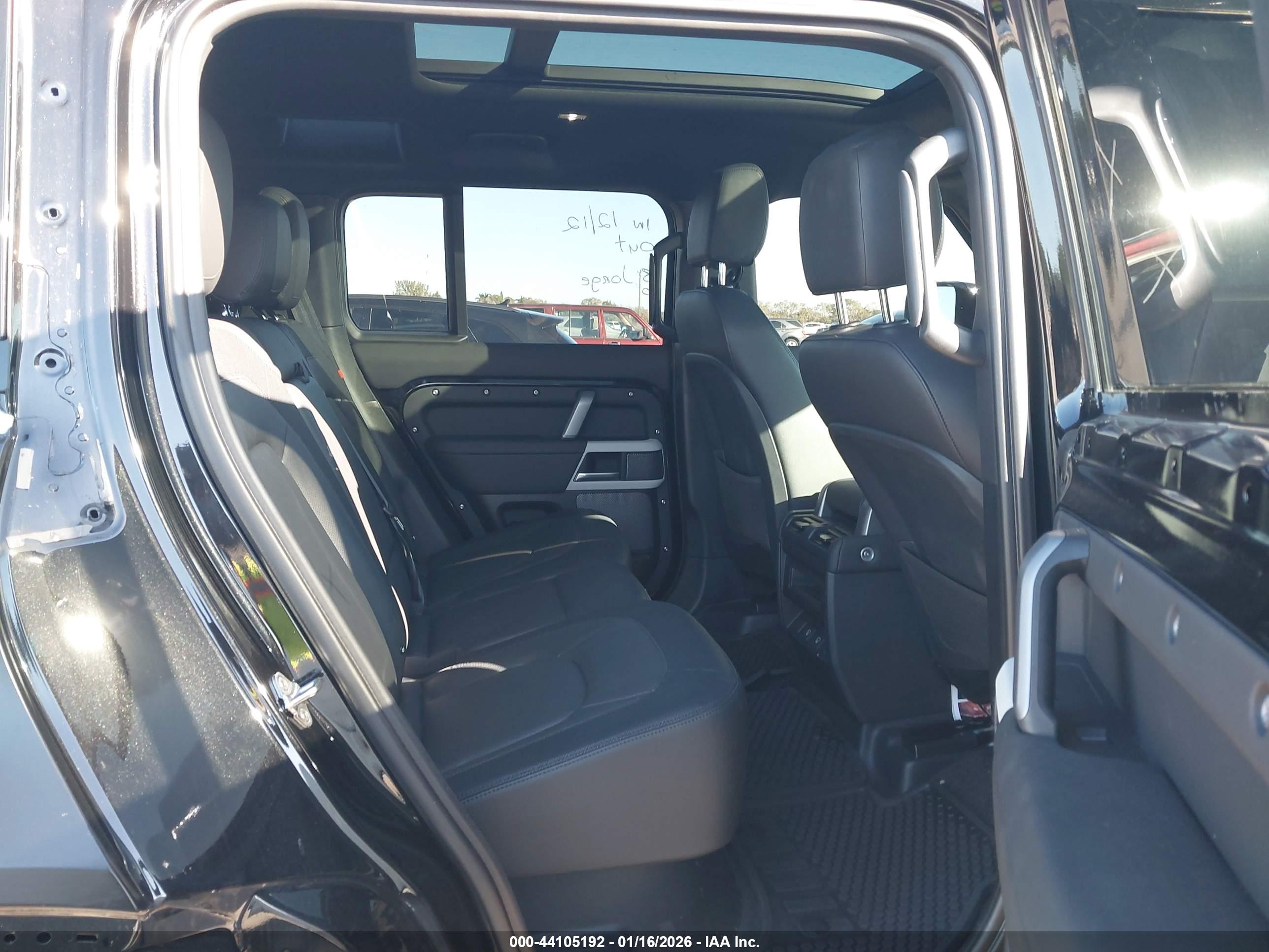 LAND ROVER image 8