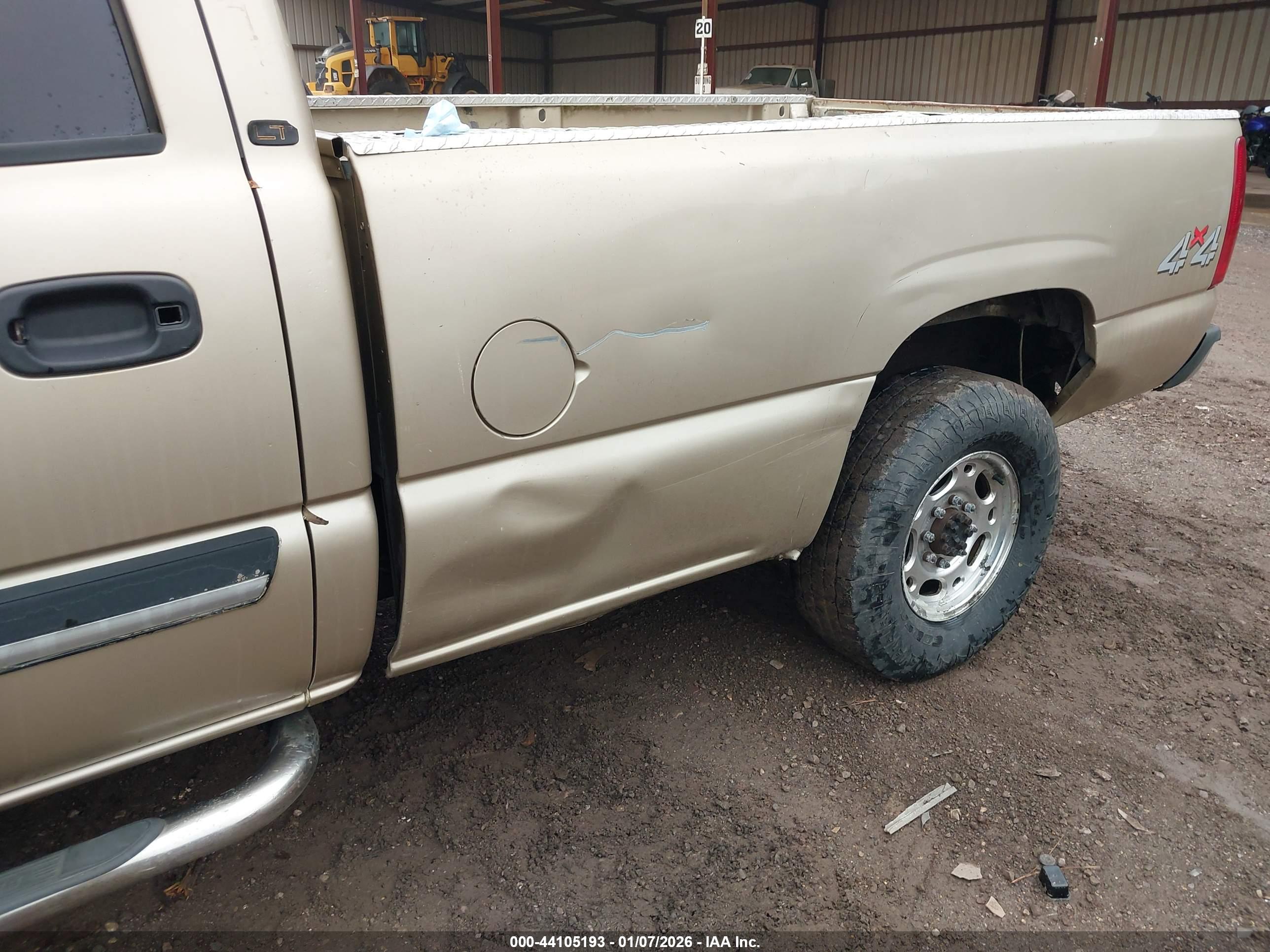 CHEVROLET SILVERADO image 6