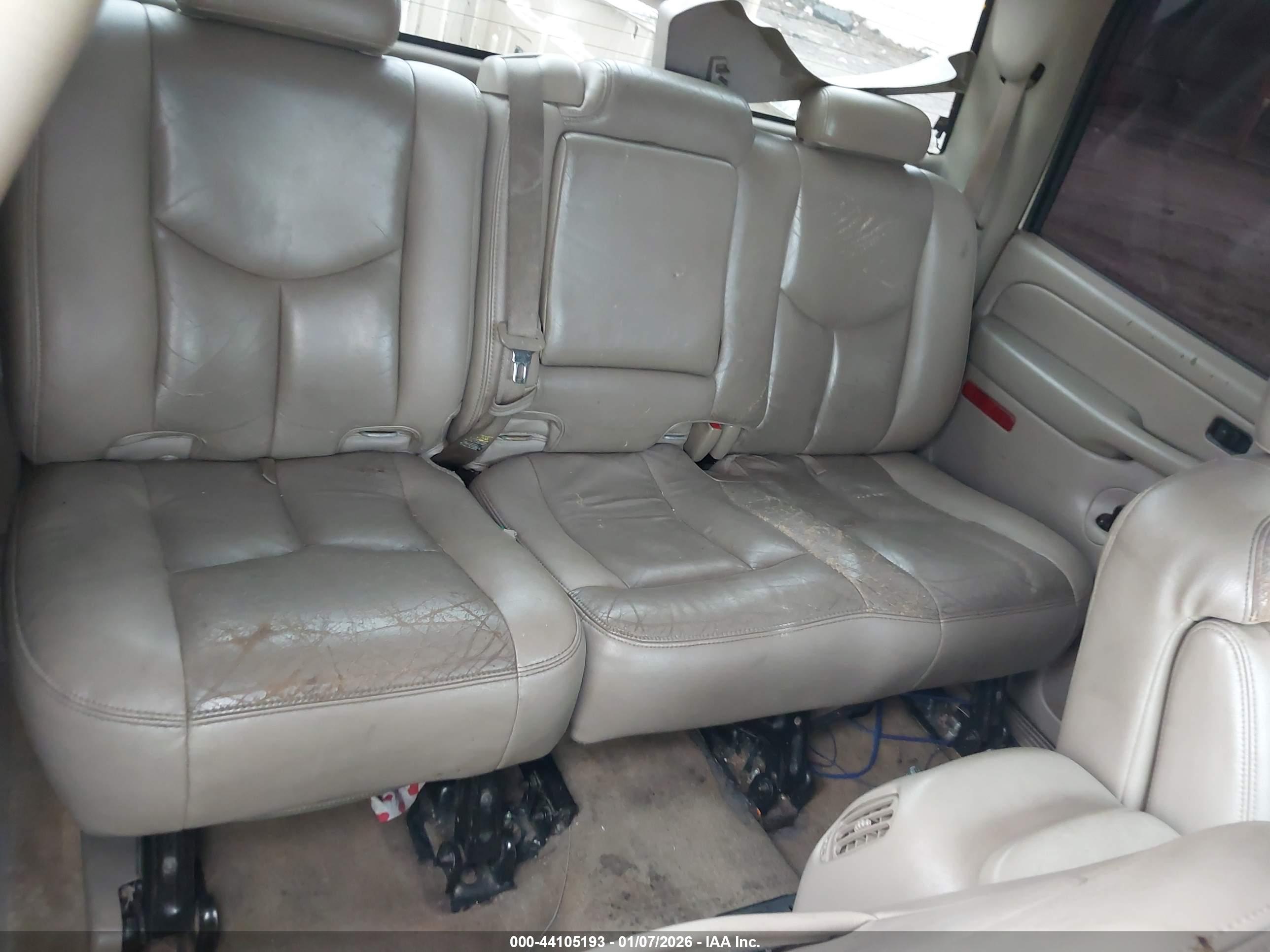 CHEVROLET SILVERADO image 8