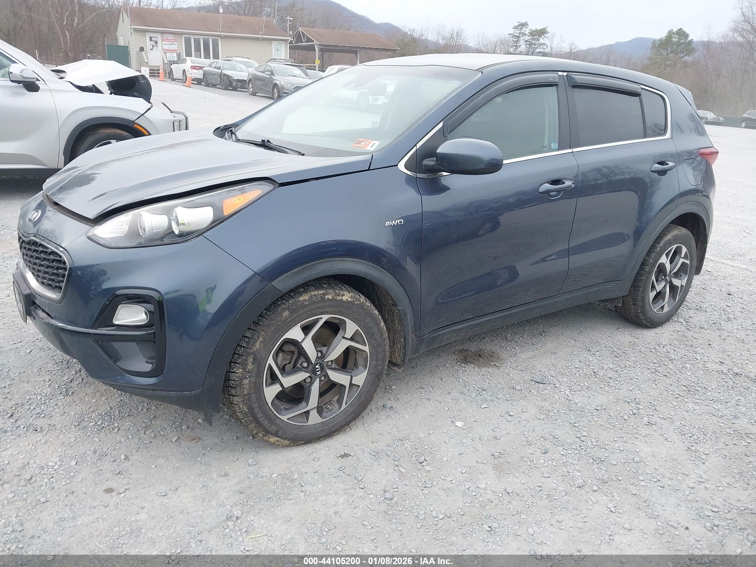 KIA SPORTAGE image 2