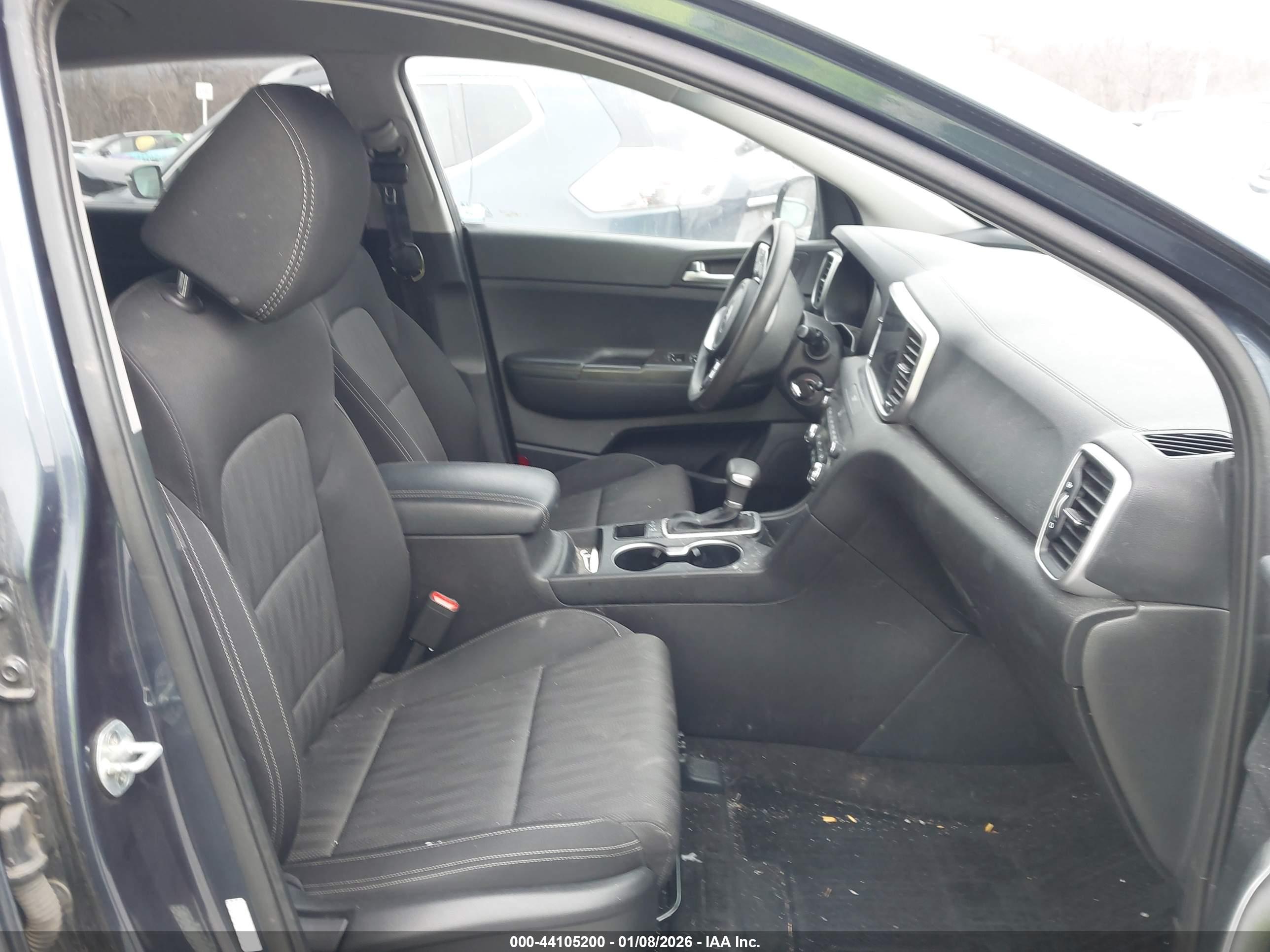 KIA SPORTAGE image 5