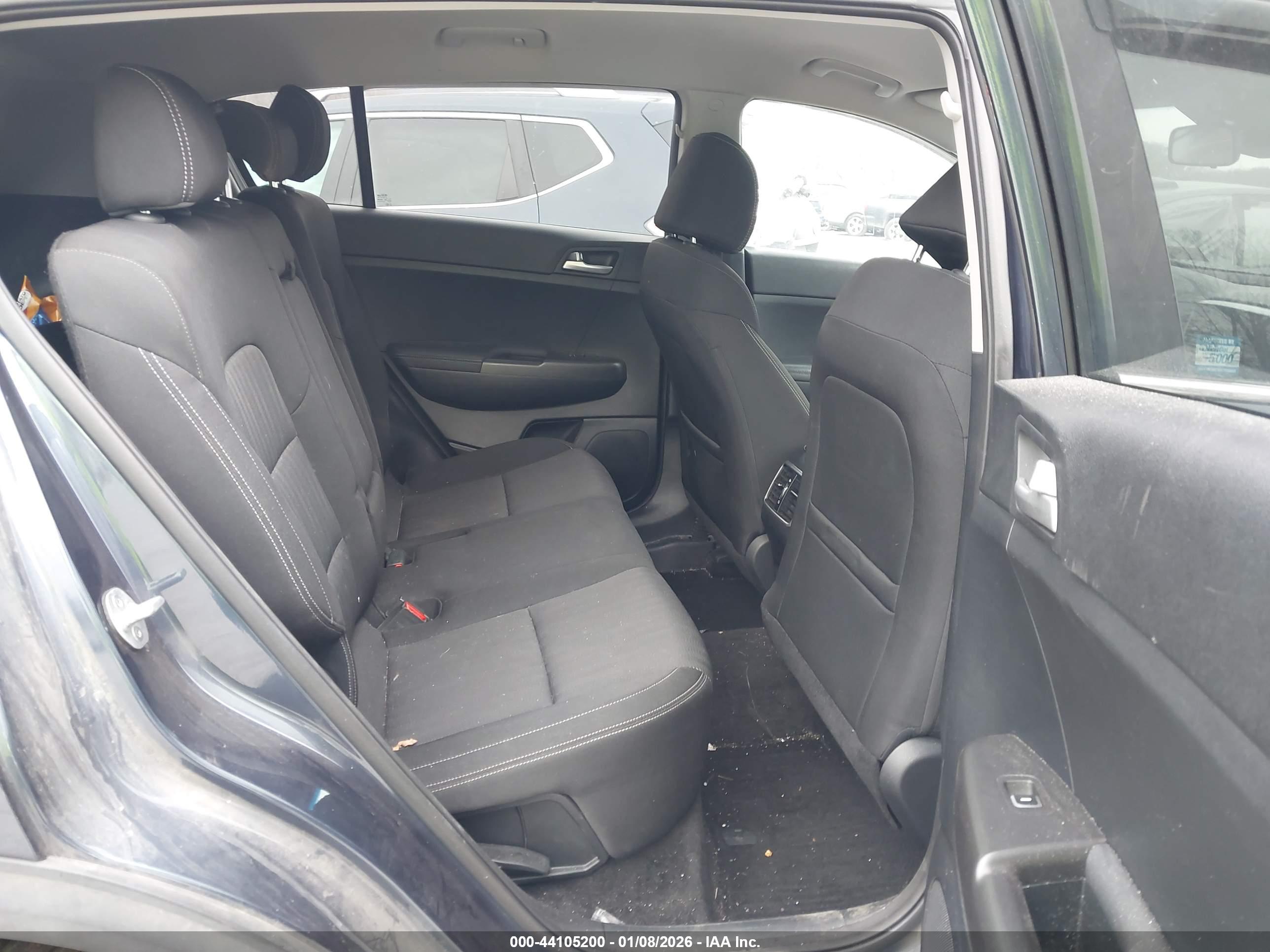 KIA SPORTAGE image 8