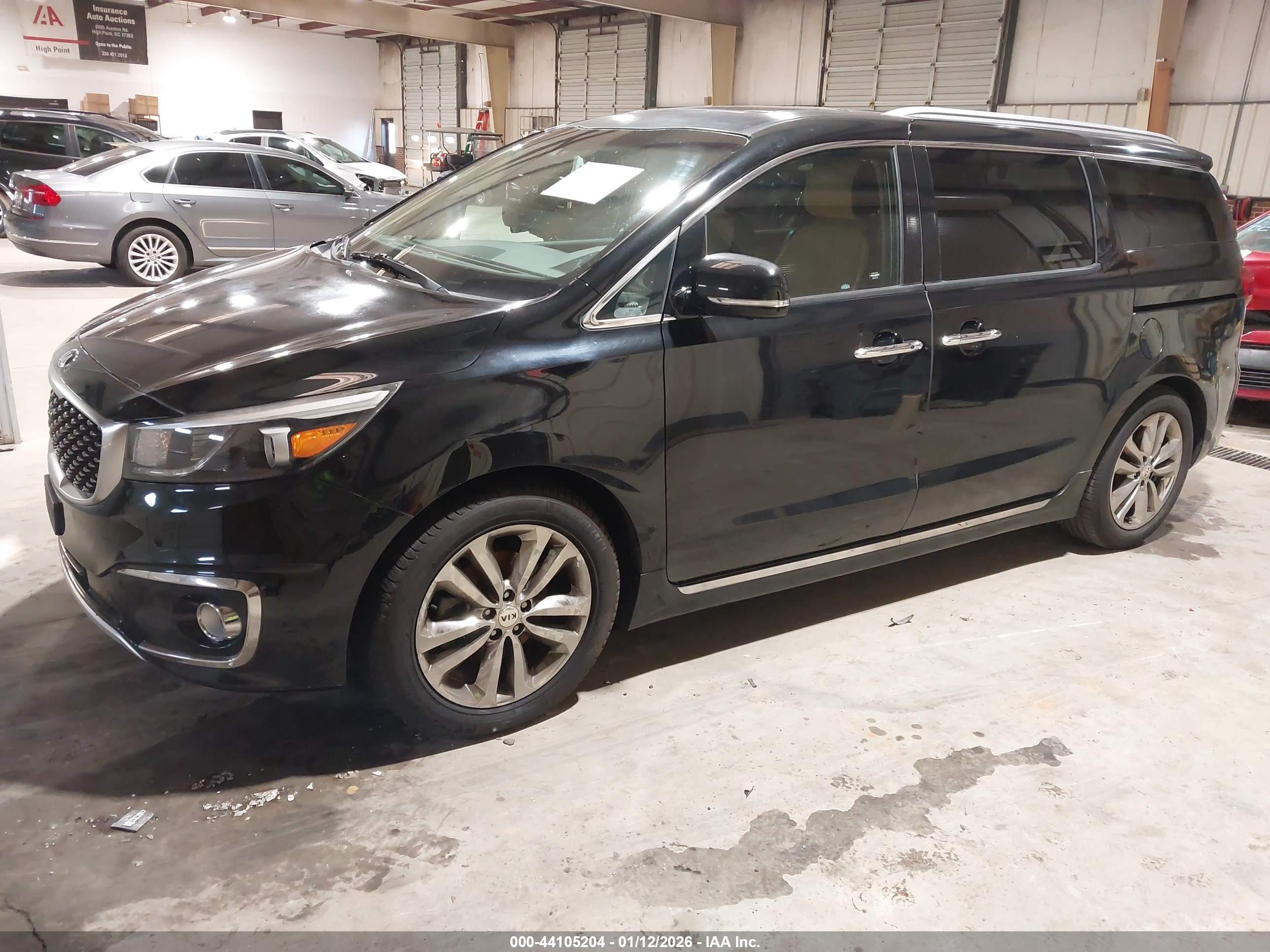 KIA SEDONA image 2