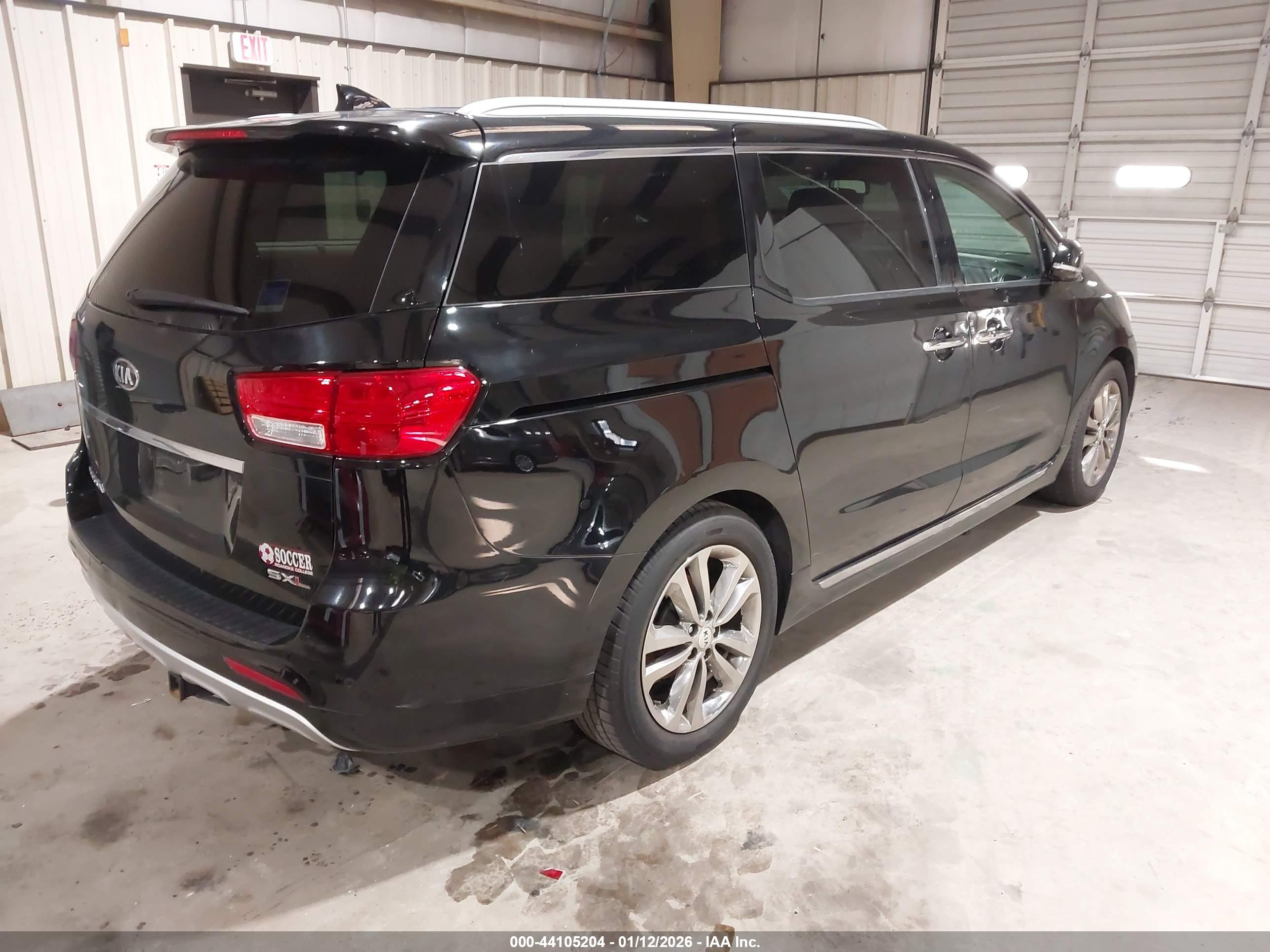 KIA SEDONA image 4