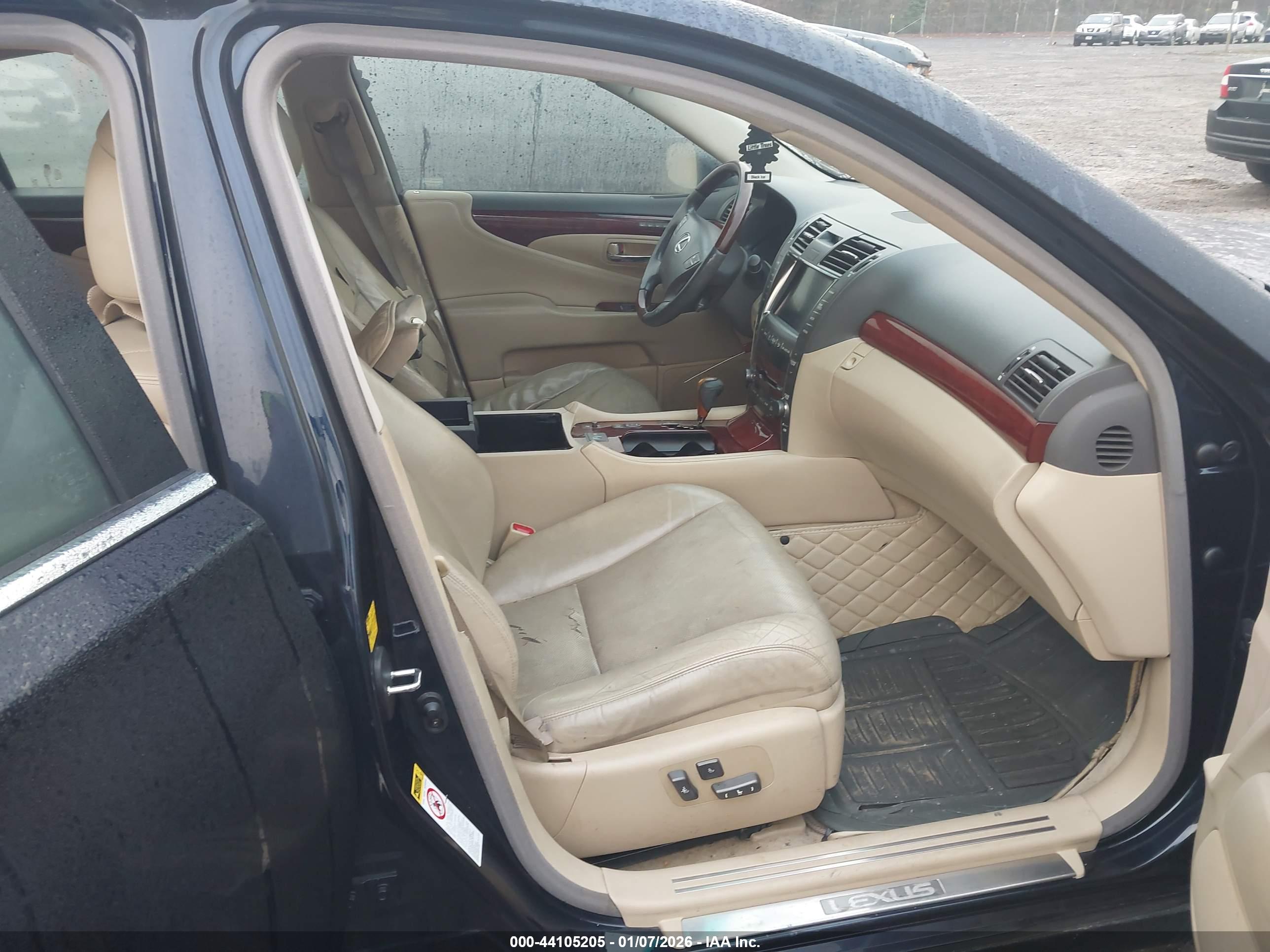 LEXUS LS image 5