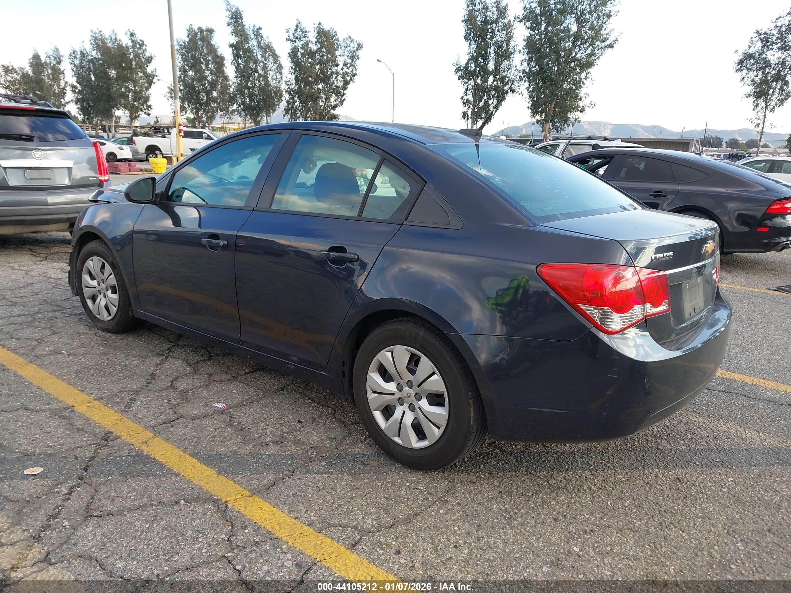 CHEVROLET CRUZE image 3