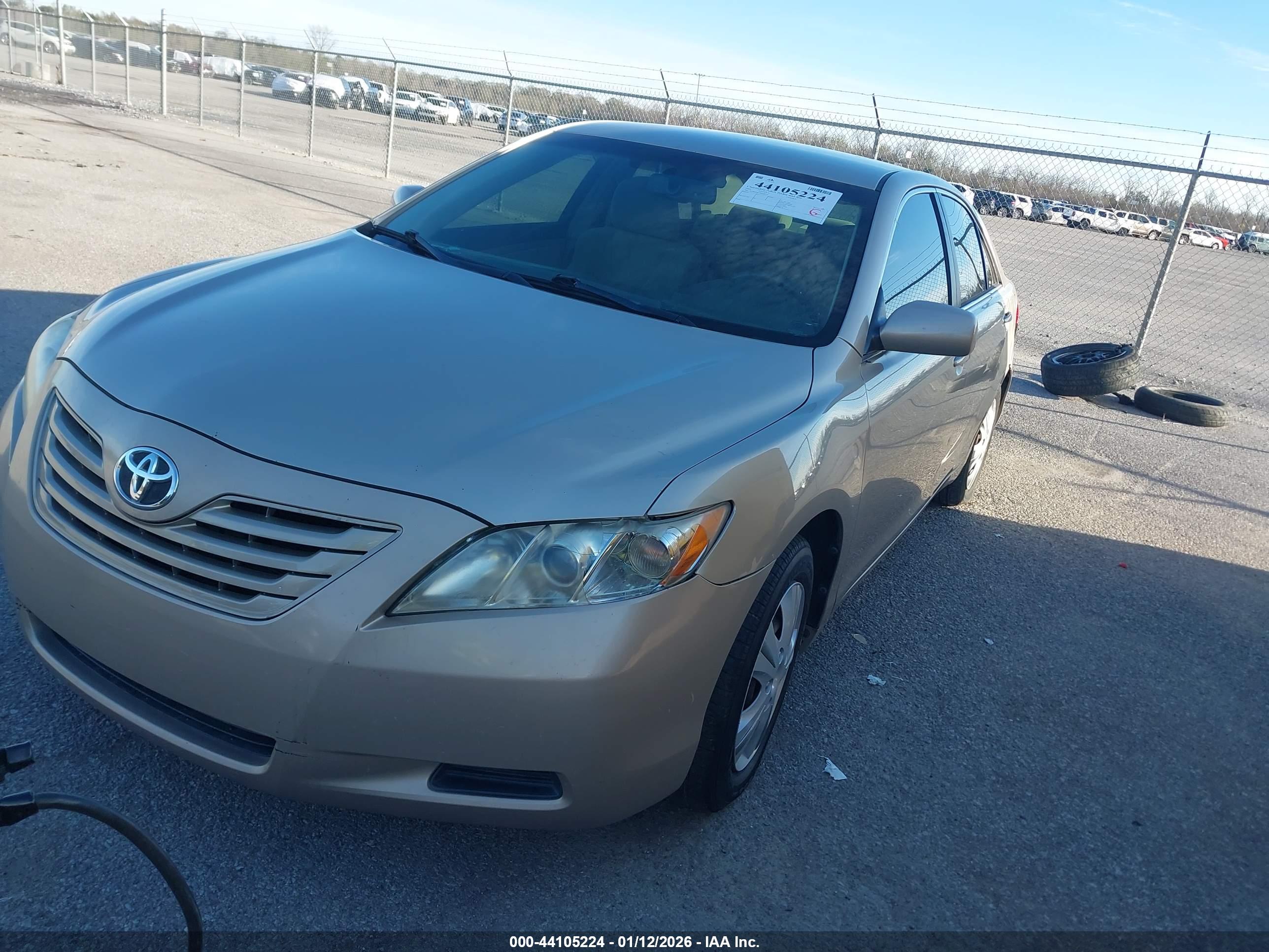 TOYOTA CAMRY image 2