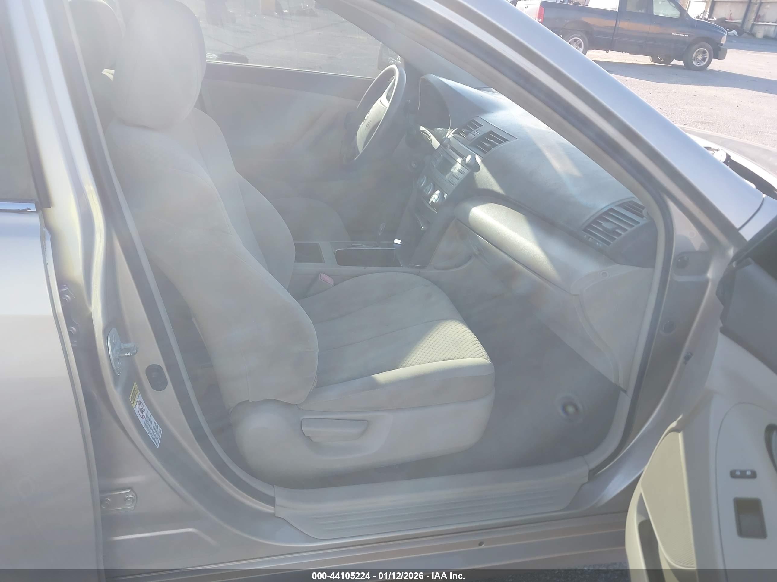 TOYOTA CAMRY image 5
