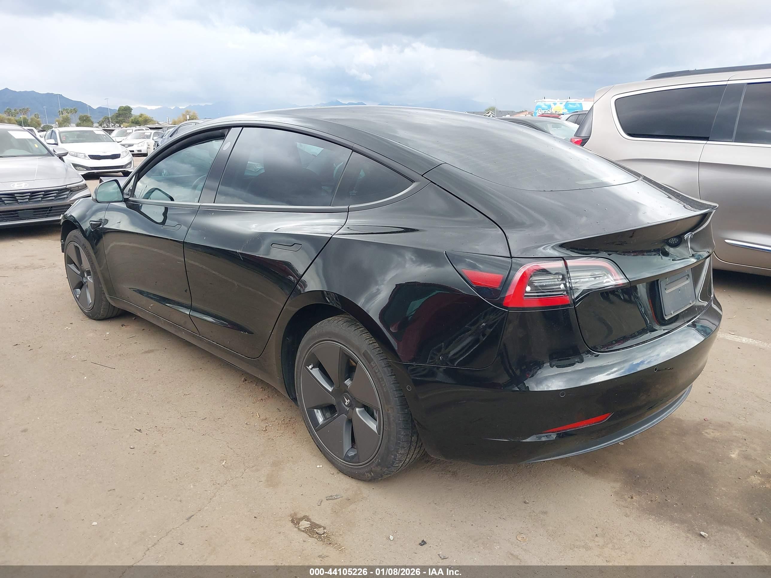 TESLA MODEL image 3