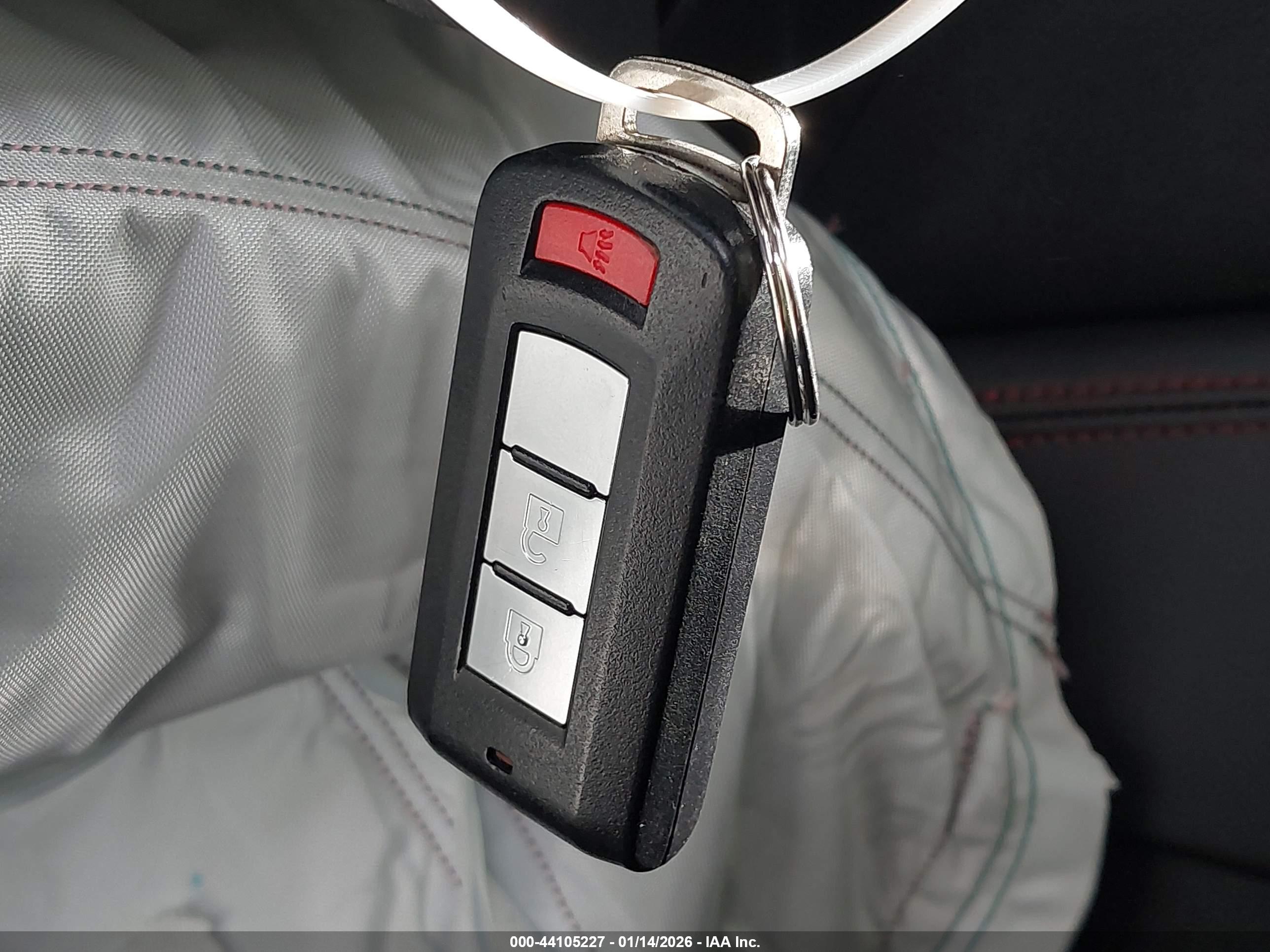 MITSUBISHI OUTLANDER image 11