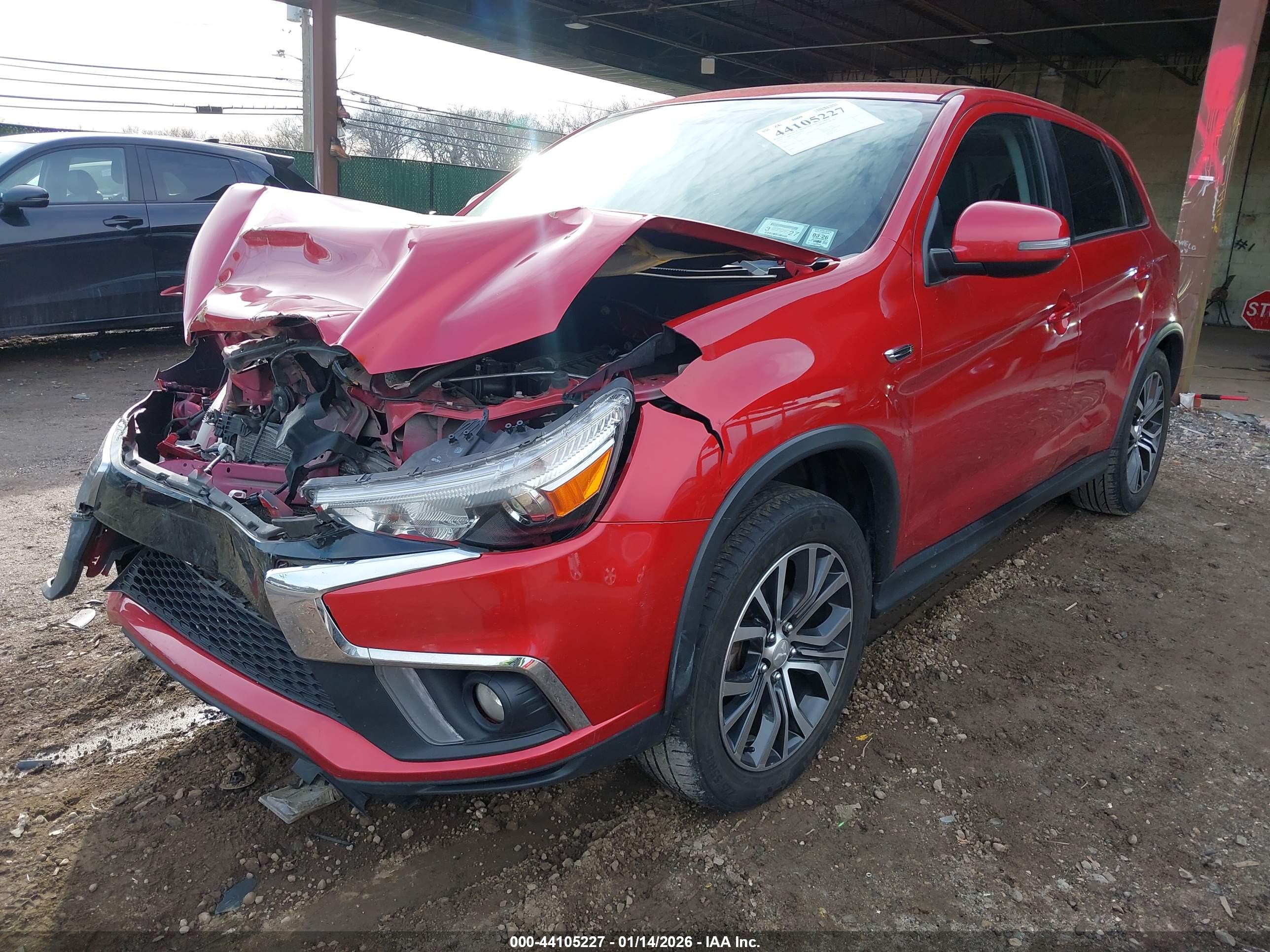 MITSUBISHI OUTLANDER image 2