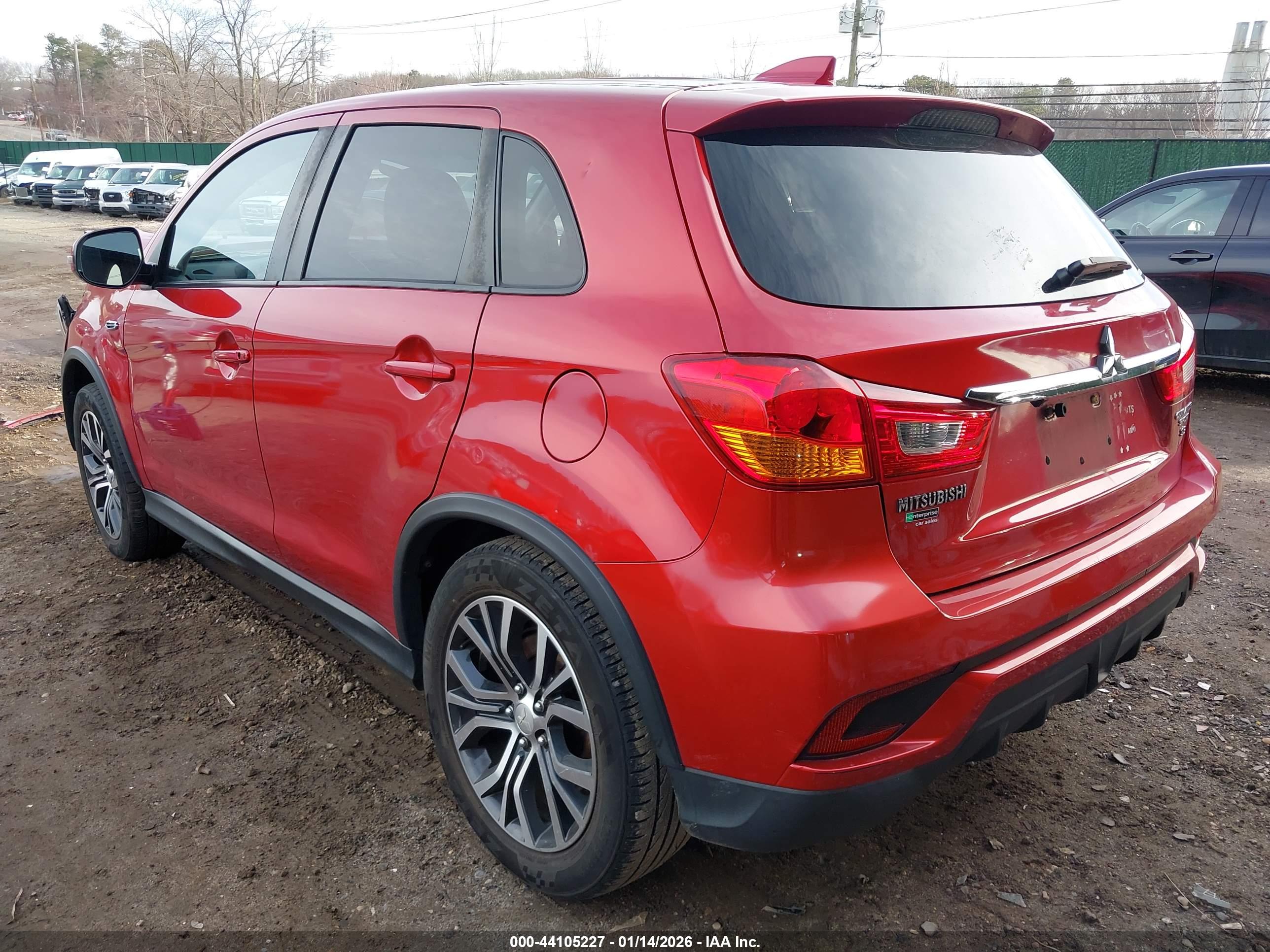 MITSUBISHI OUTLANDER image 3