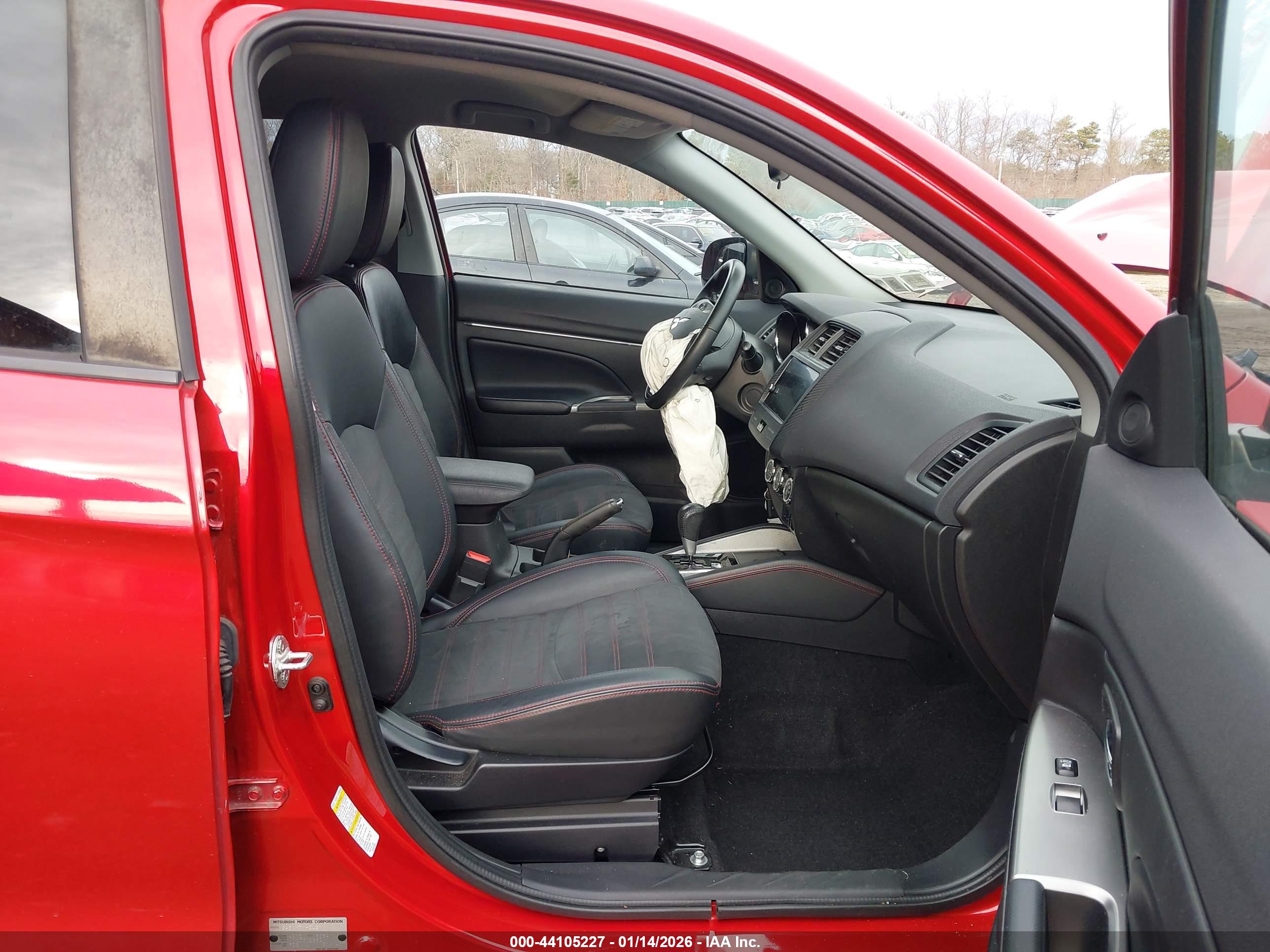 MITSUBISHI OUTLANDER image 5