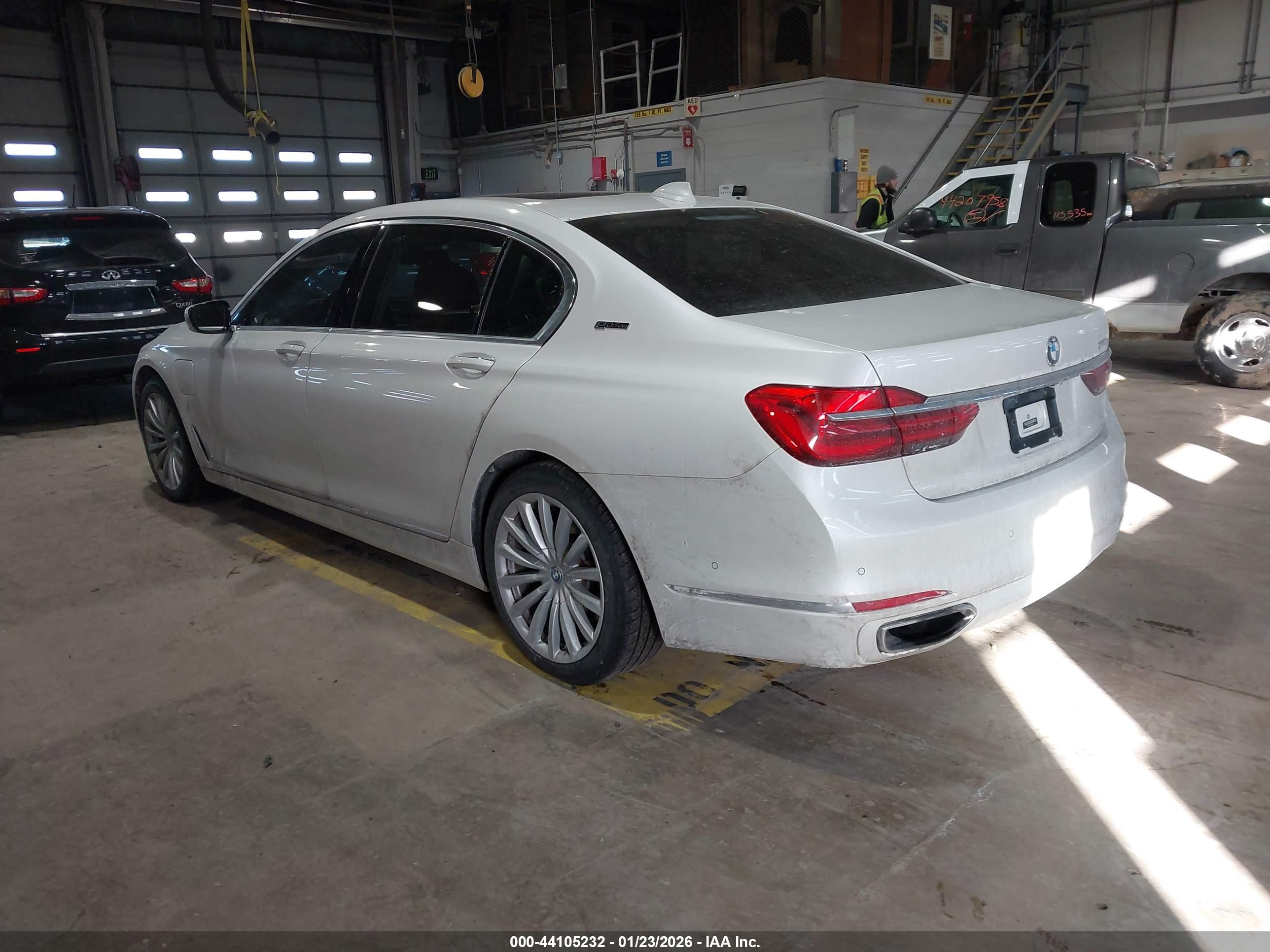 BMW 740E image 3