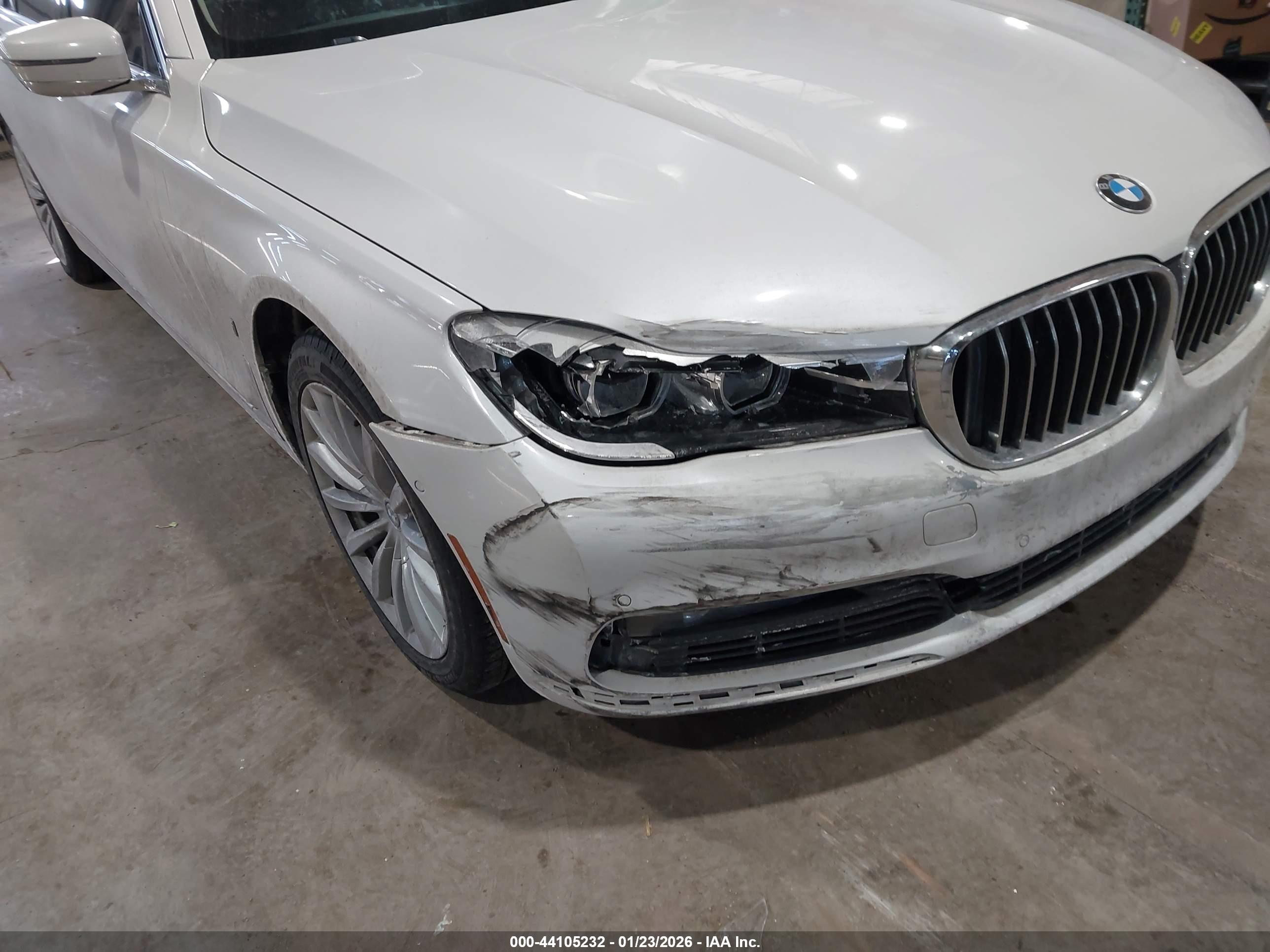 BMW 740E image 6
