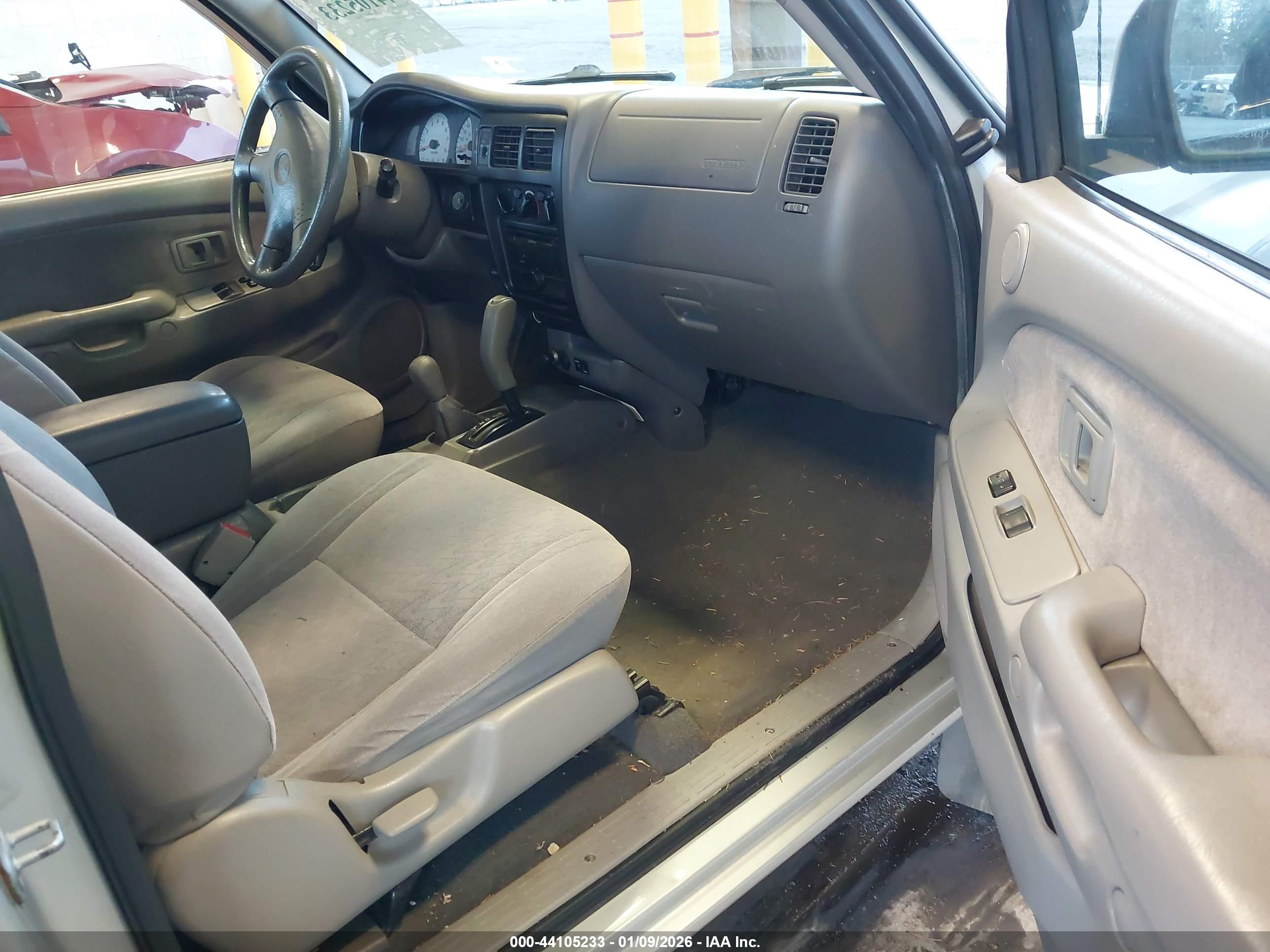 TOYOTA TACOMA image 5