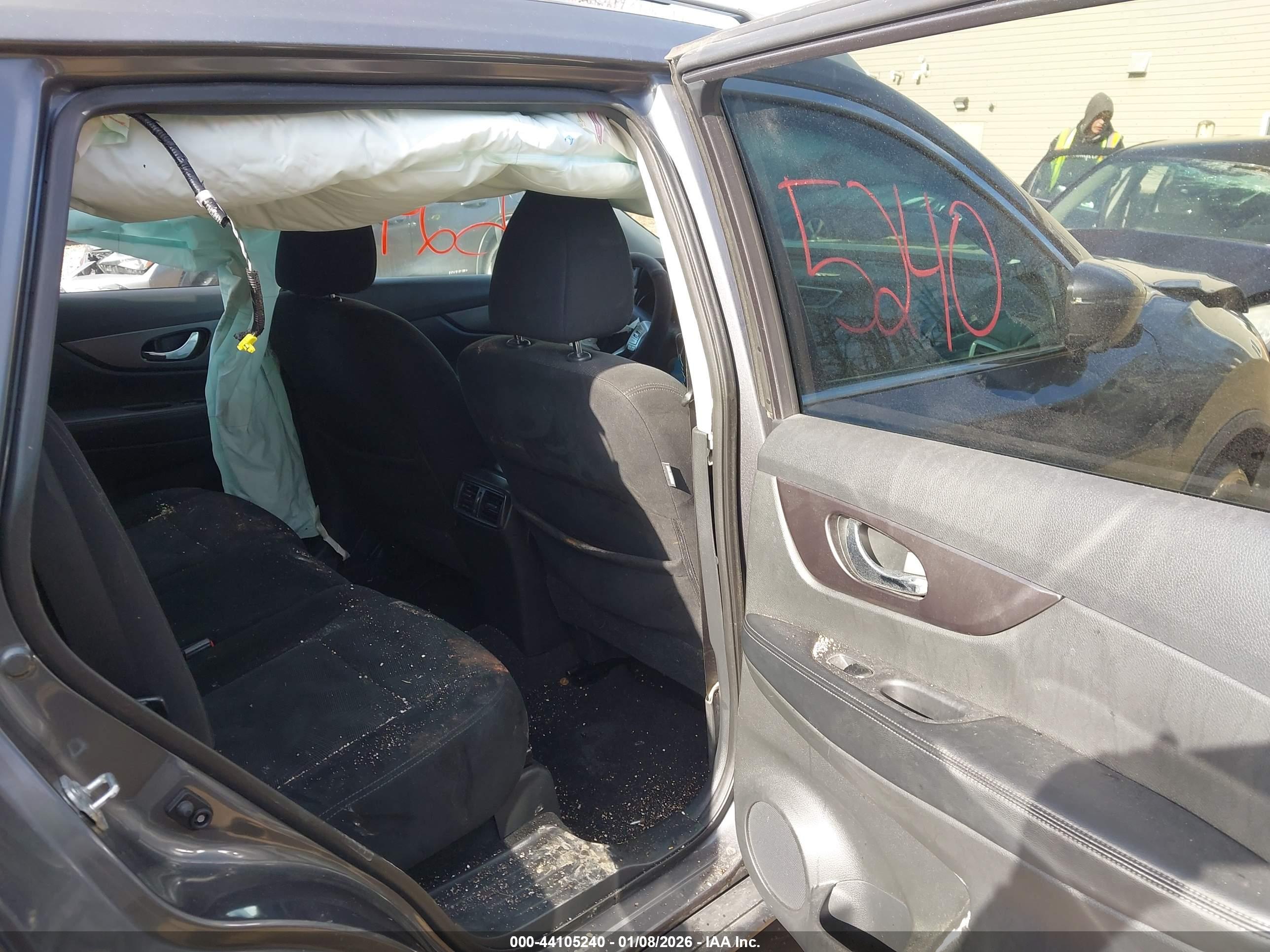 NISSAN ROGUE image 8