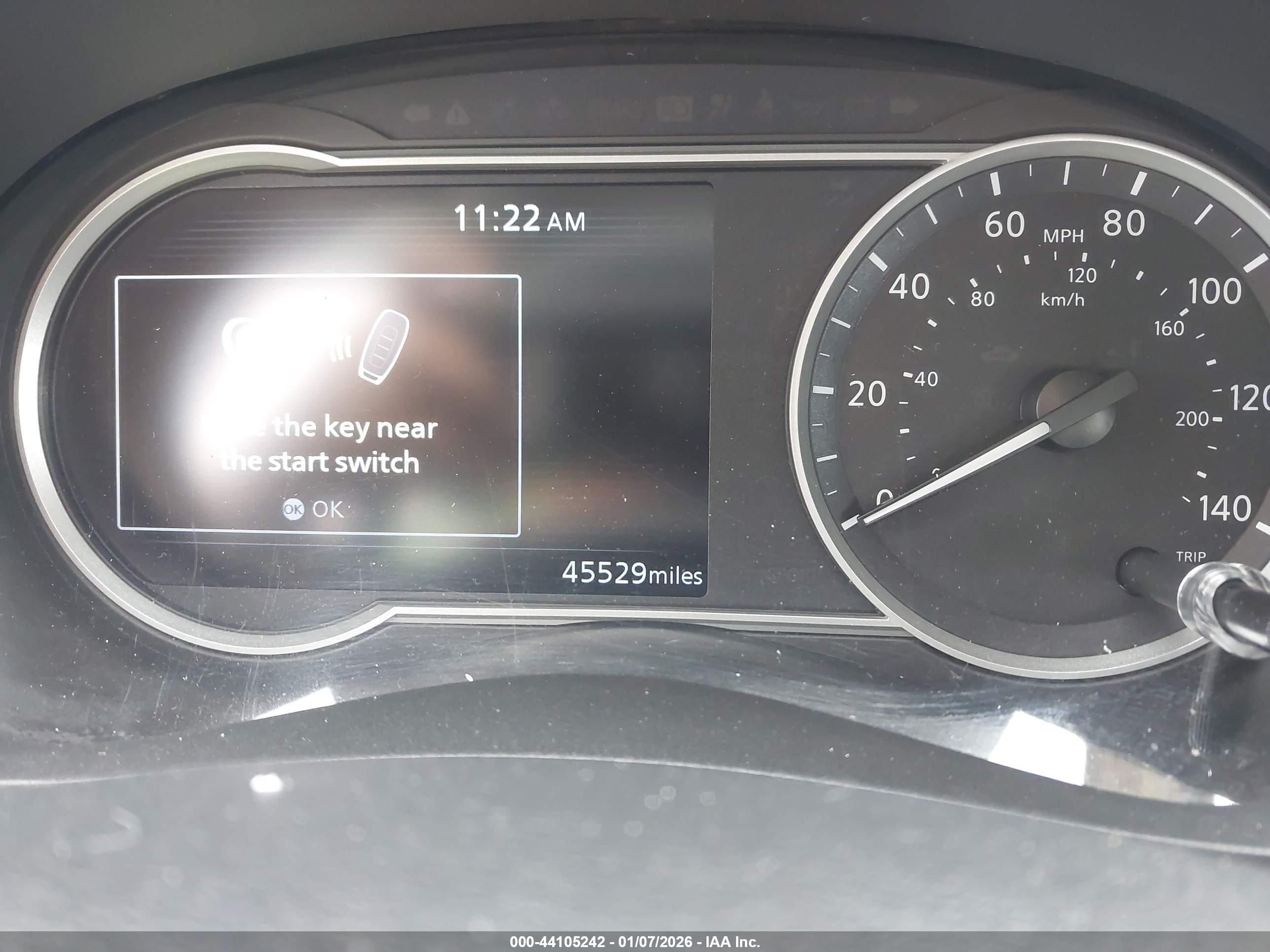 NISSAN VERSA image 7