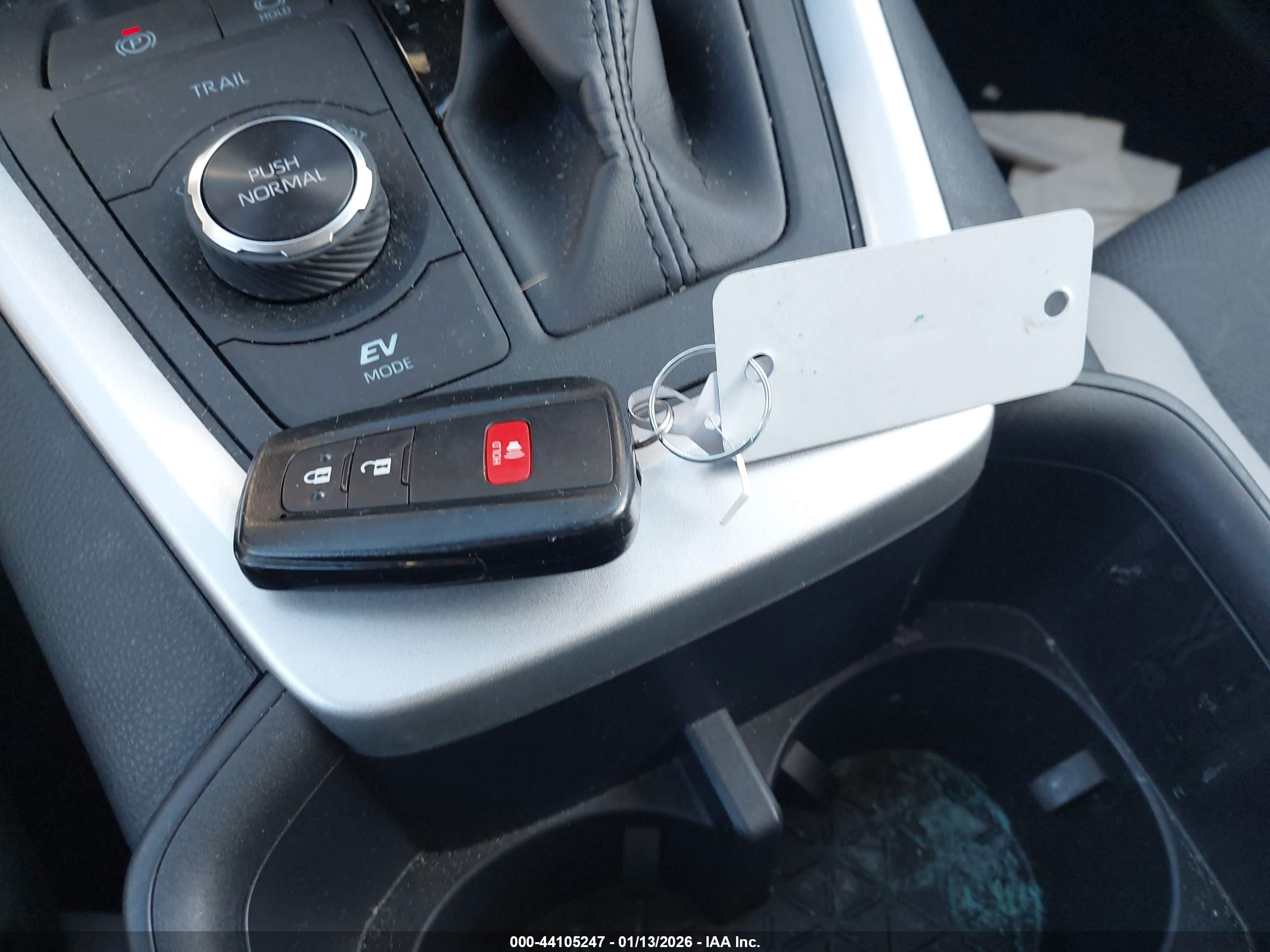 TOYOTA RAV4 image 11