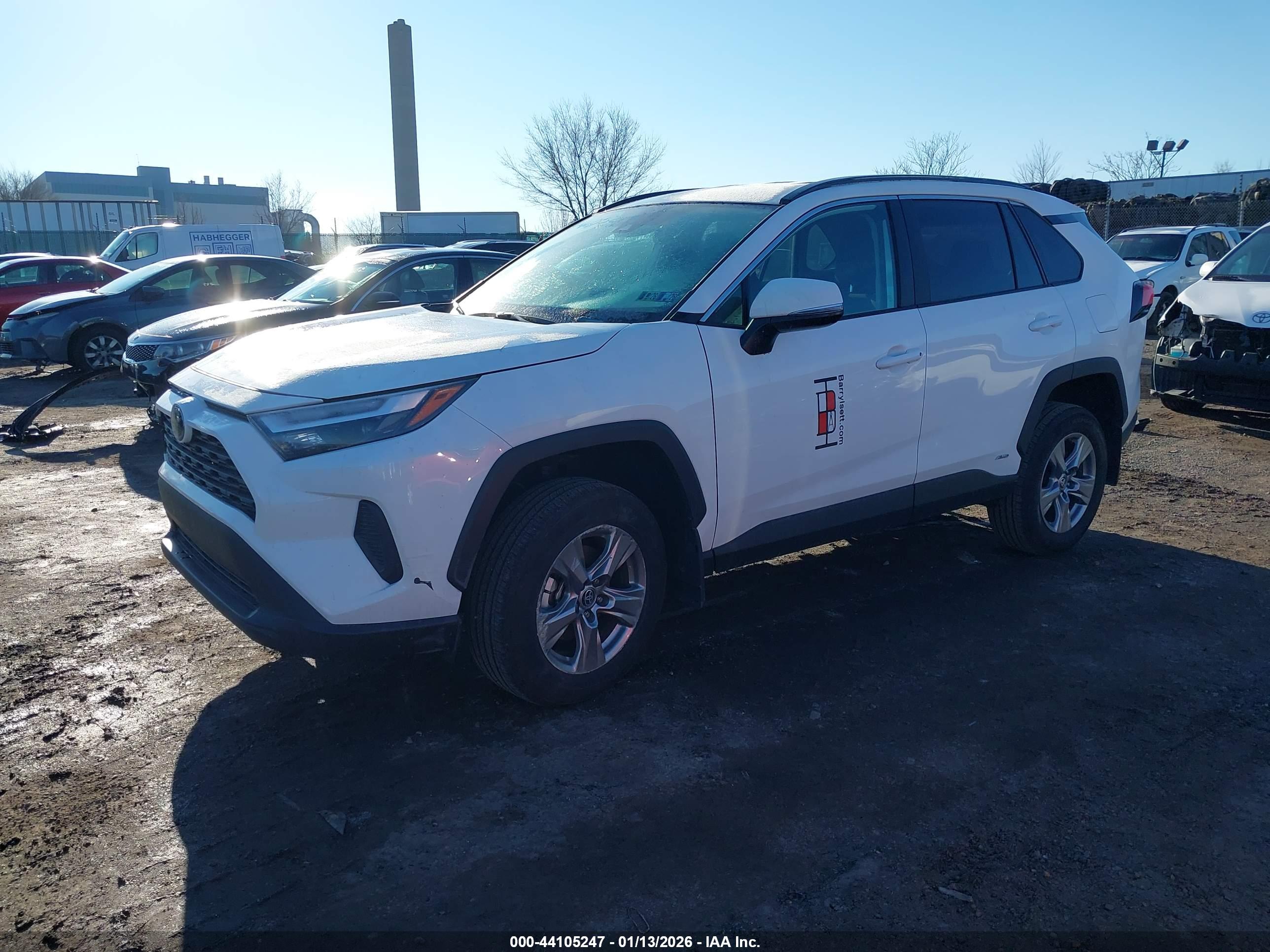TOYOTA RAV4 image 2