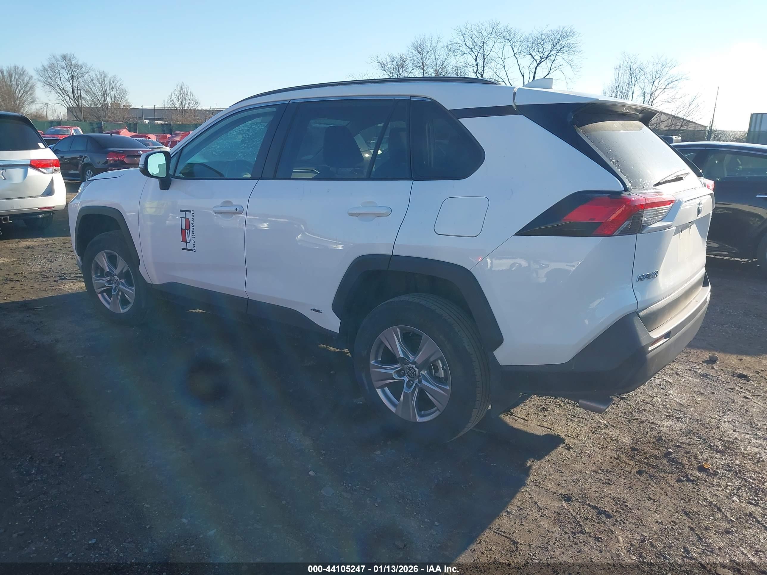 TOYOTA RAV4 image 3