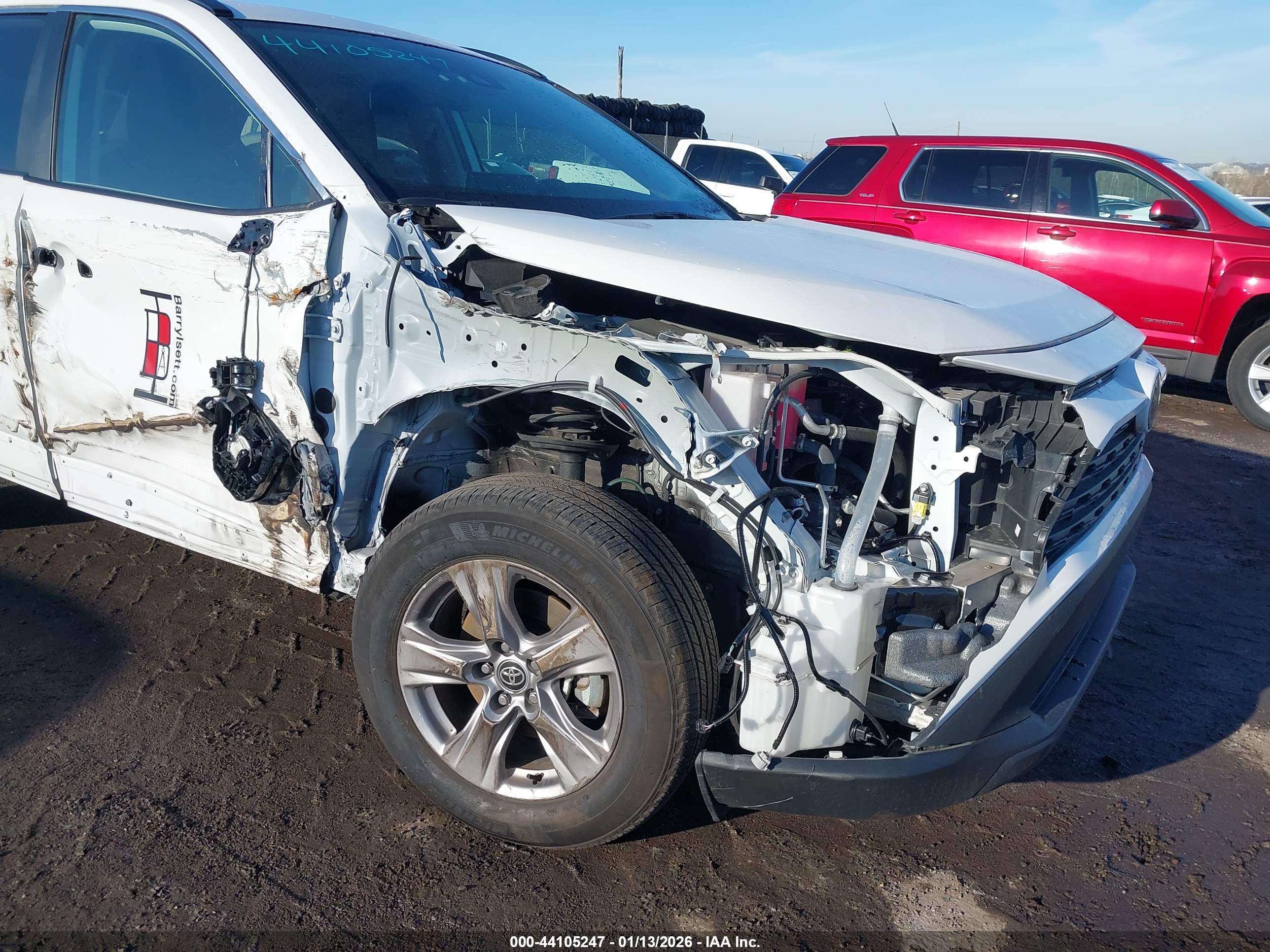 TOYOTA RAV4 image 6