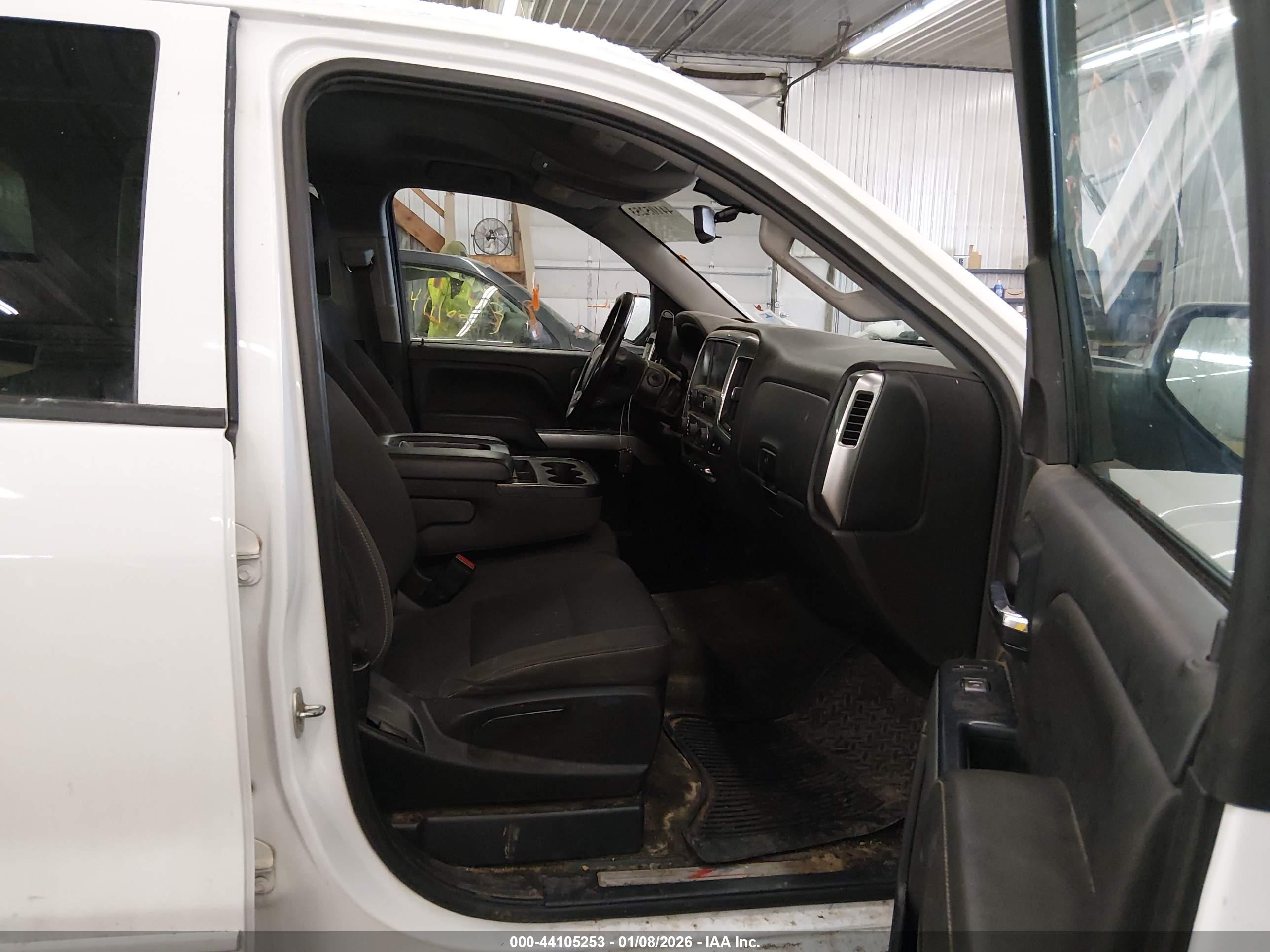 CHEVROLET SILVERADO image 5