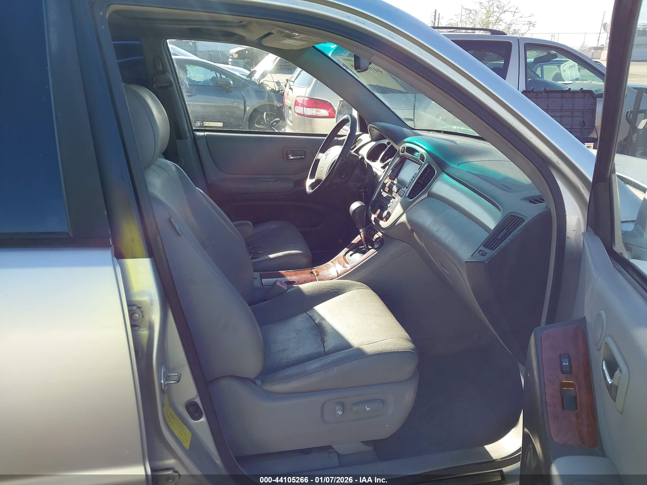 TOYOTA HIGHLANDER image 5