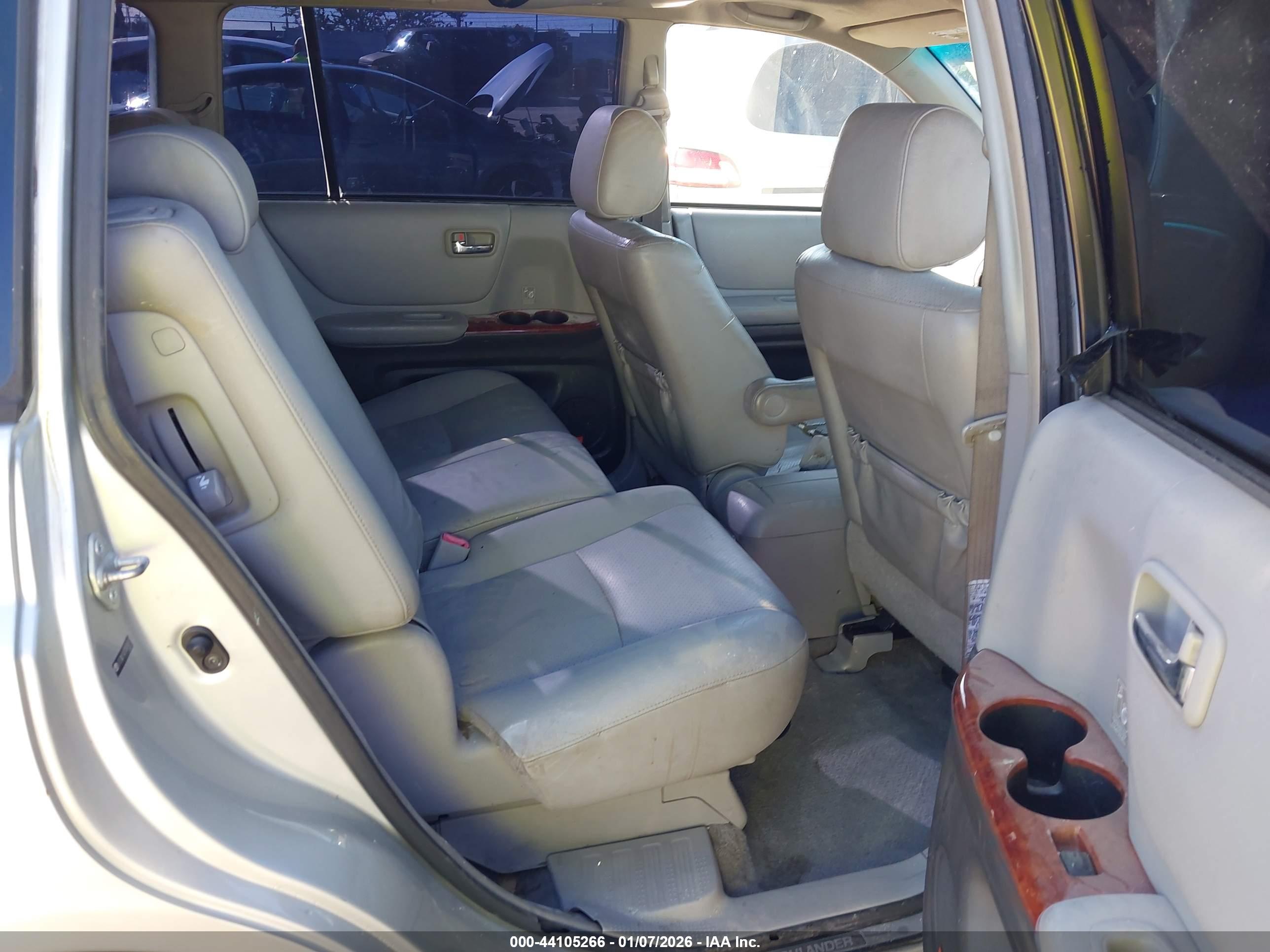 TOYOTA HIGHLANDER image 8