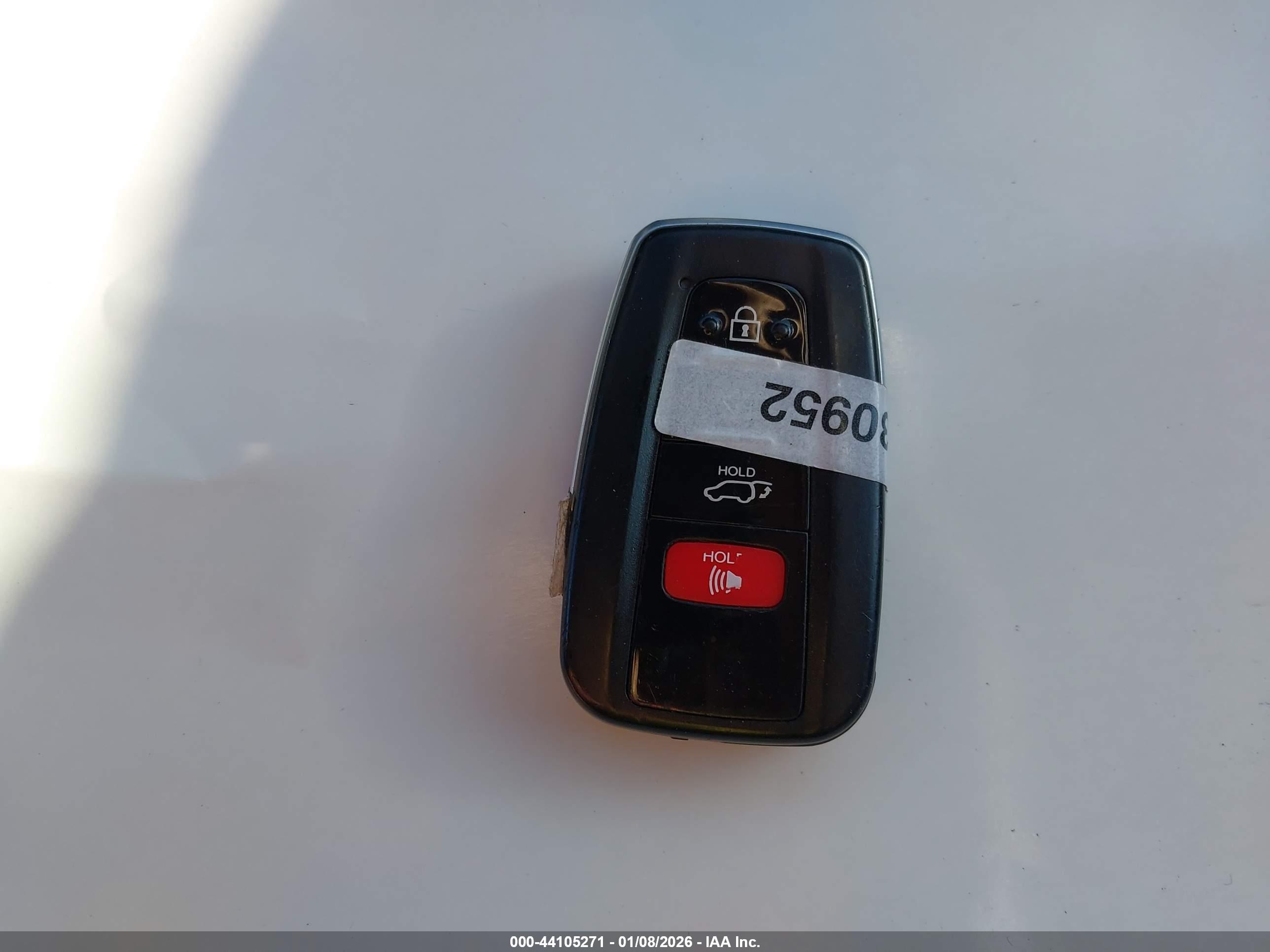 TOYOTA RAV4 image 11