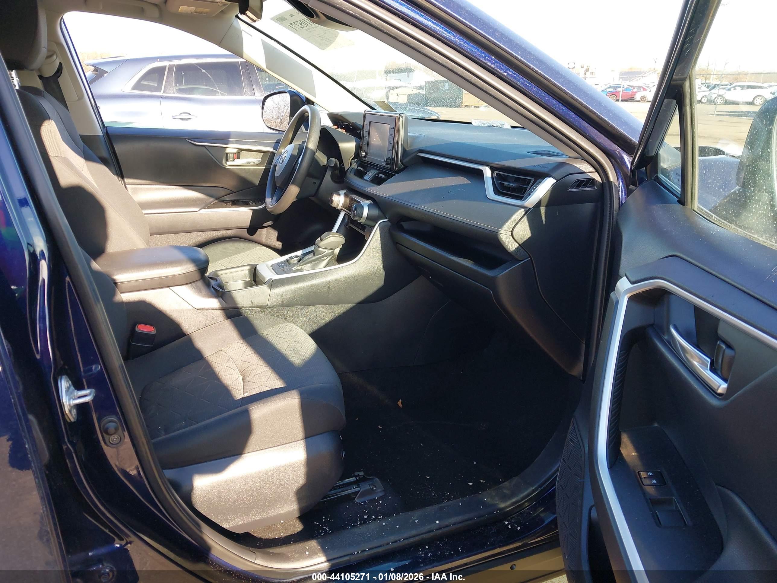 TOYOTA RAV4 image 5