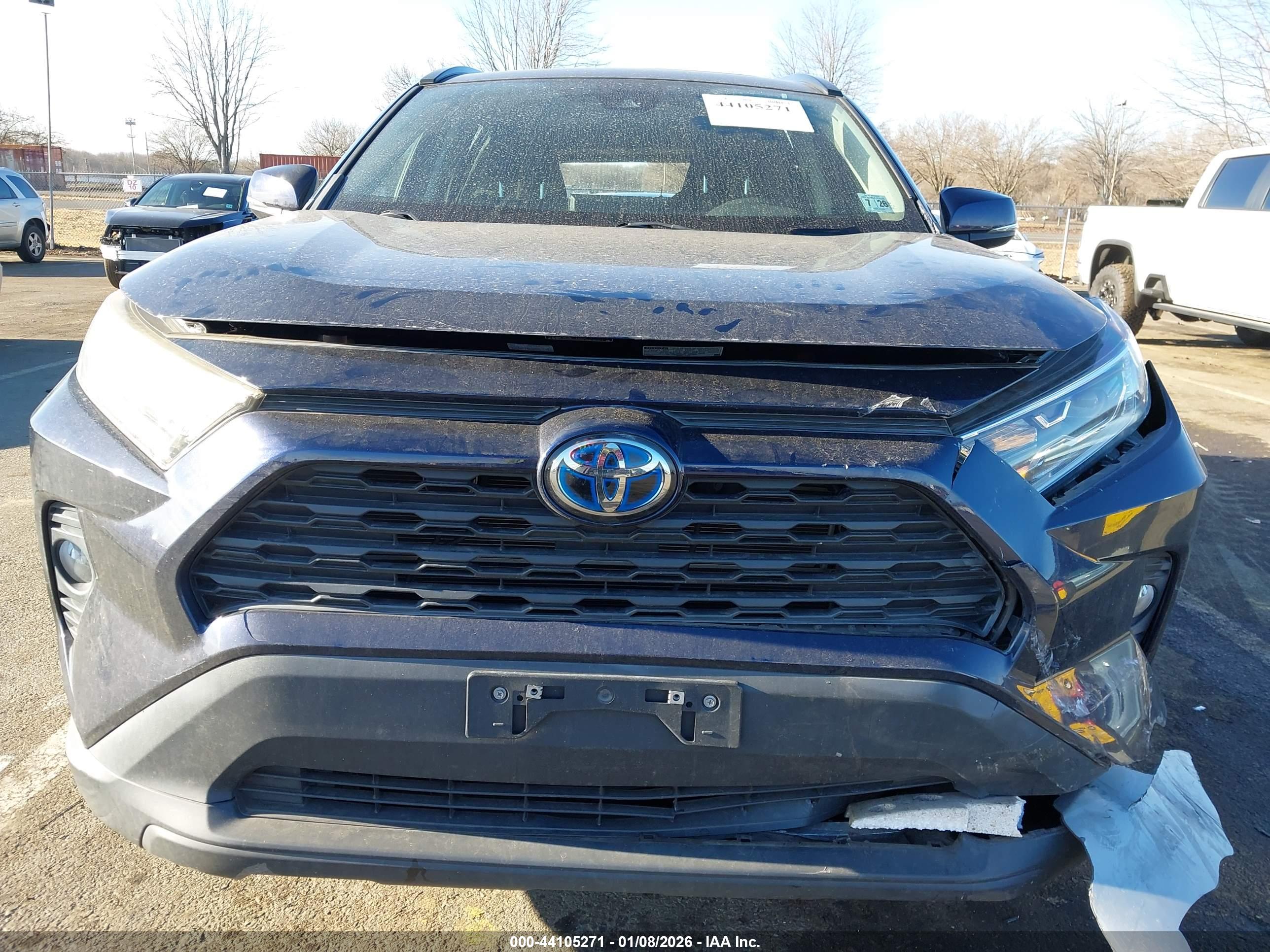 TOYOTA RAV4 image 6