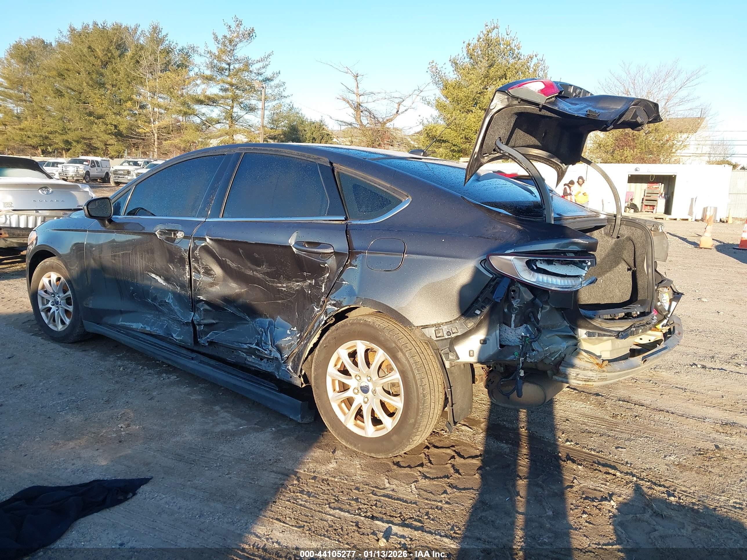 FORD FUSION image 3
