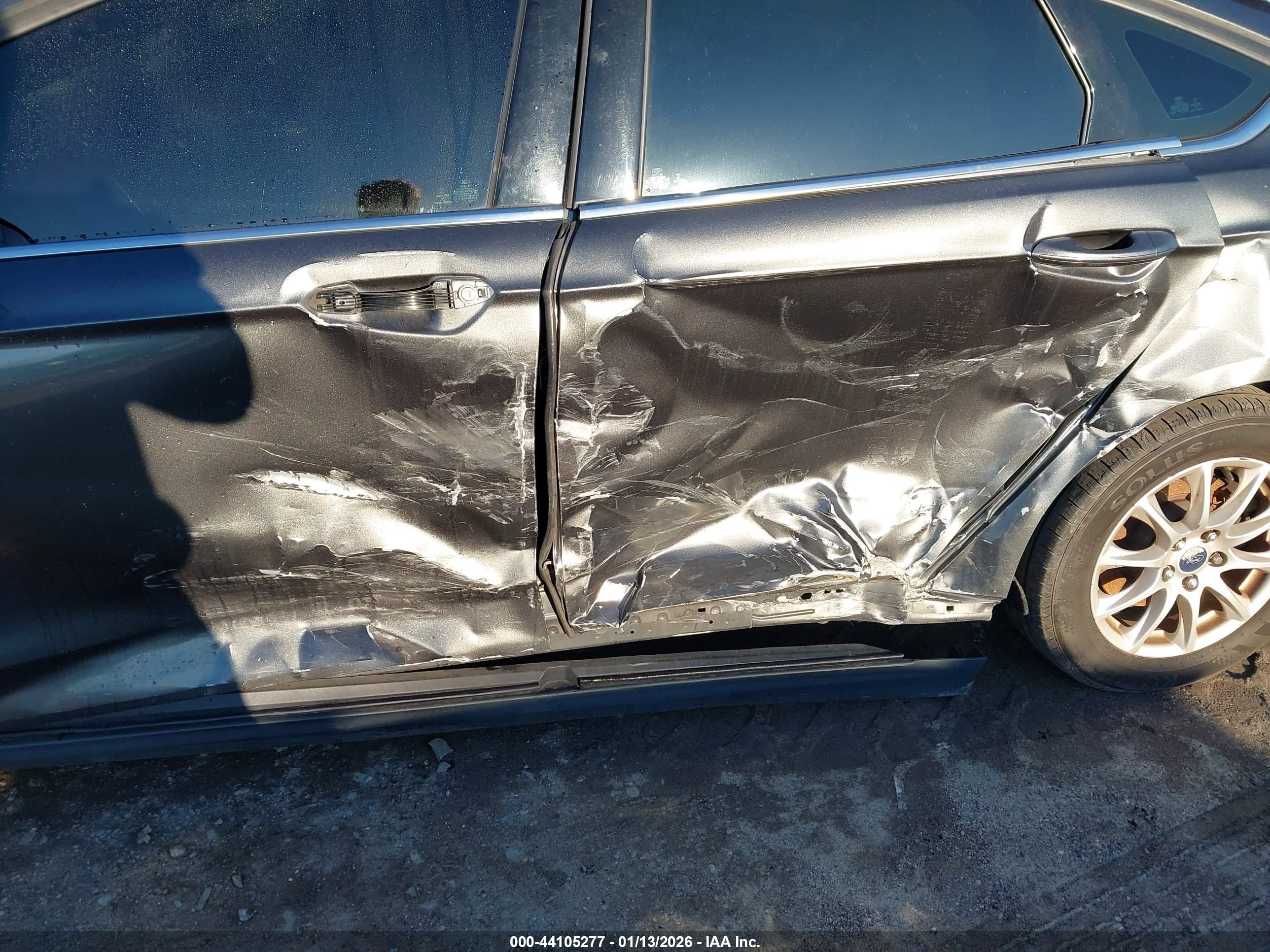 FORD FUSION image 6