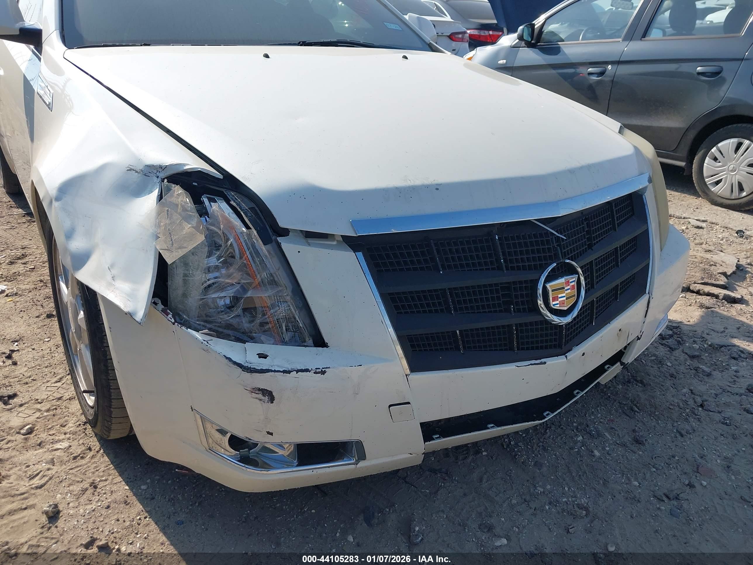 CADILLAC CTS image 6