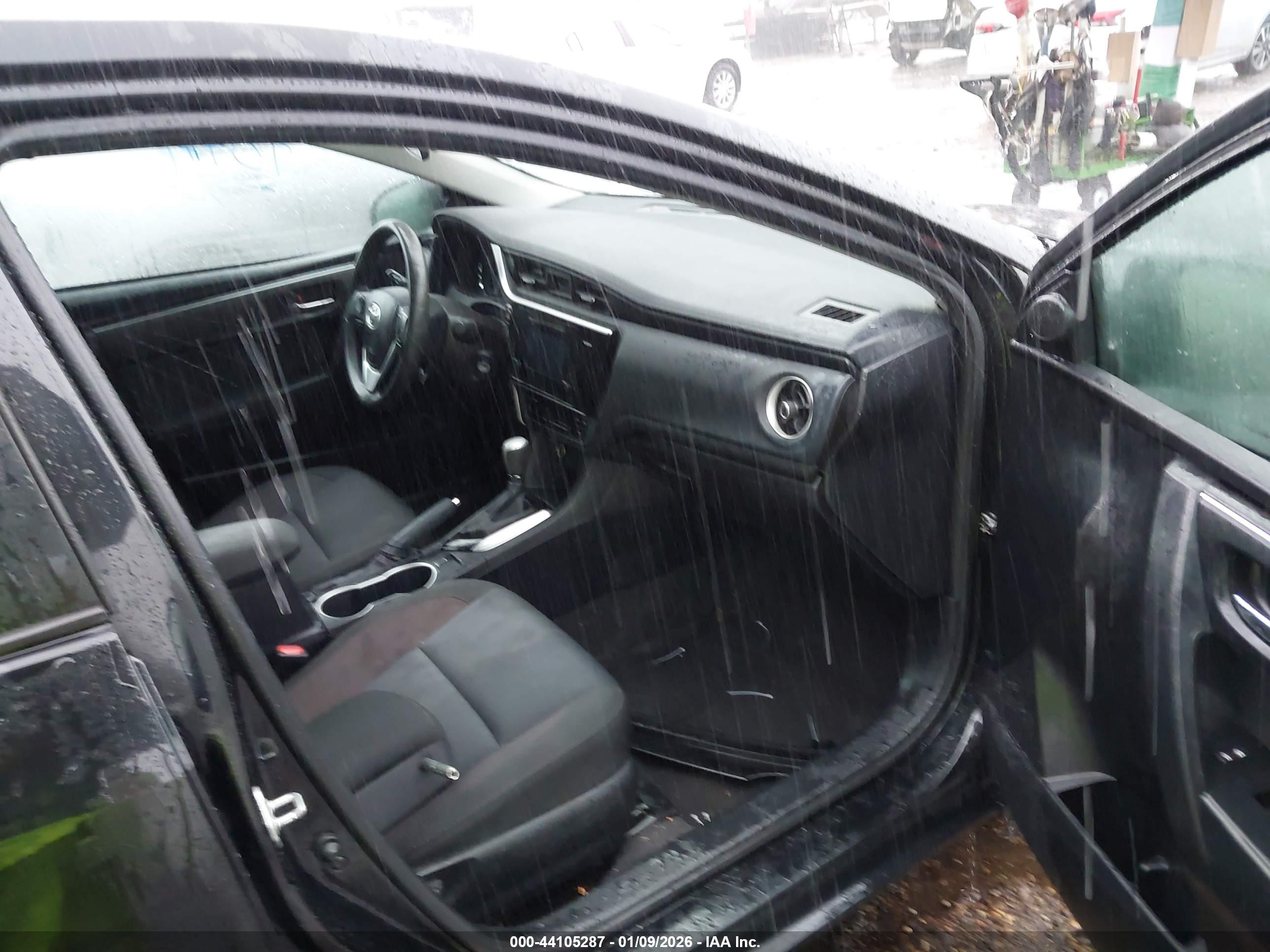 TOYOTA COROLLA image 5