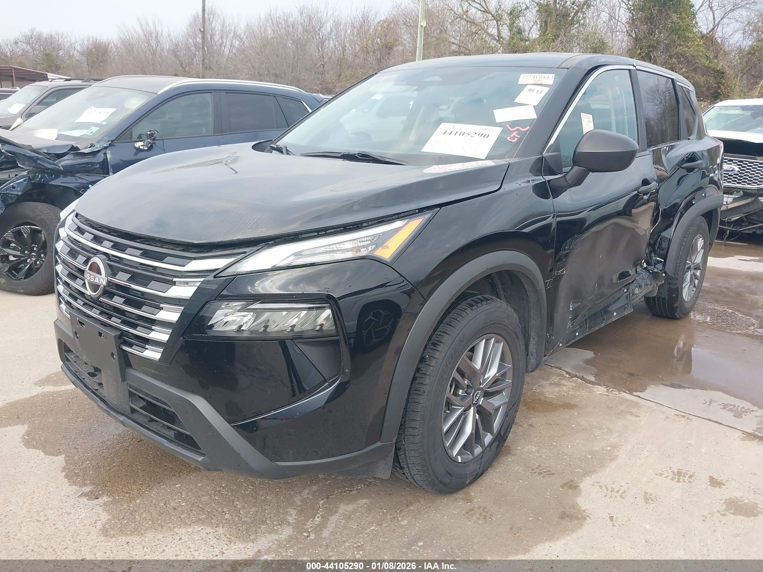 NISSAN ROGUE image 2