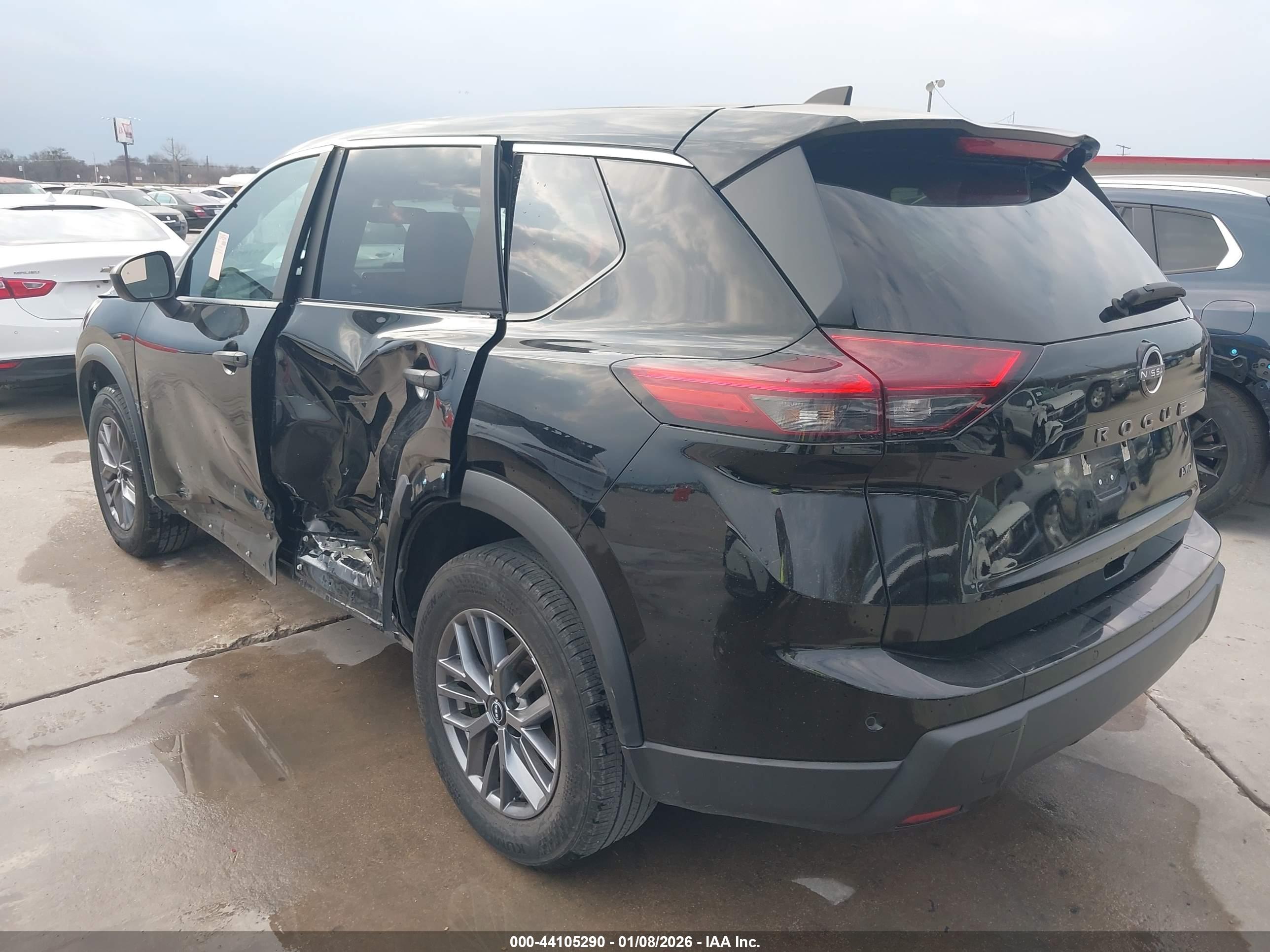 NISSAN ROGUE image 3