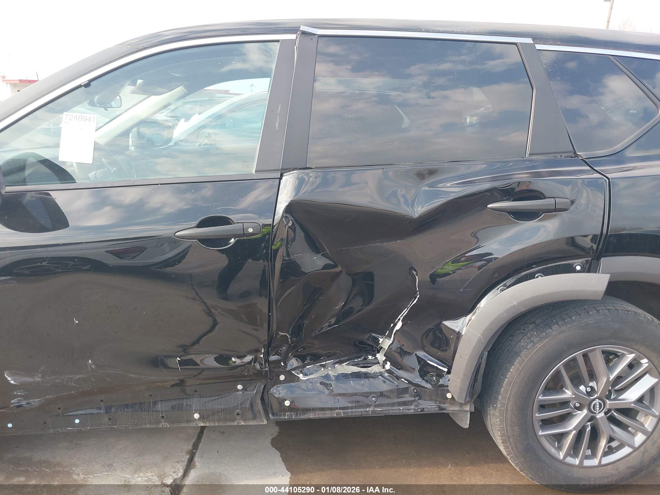 NISSAN ROGUE image 6