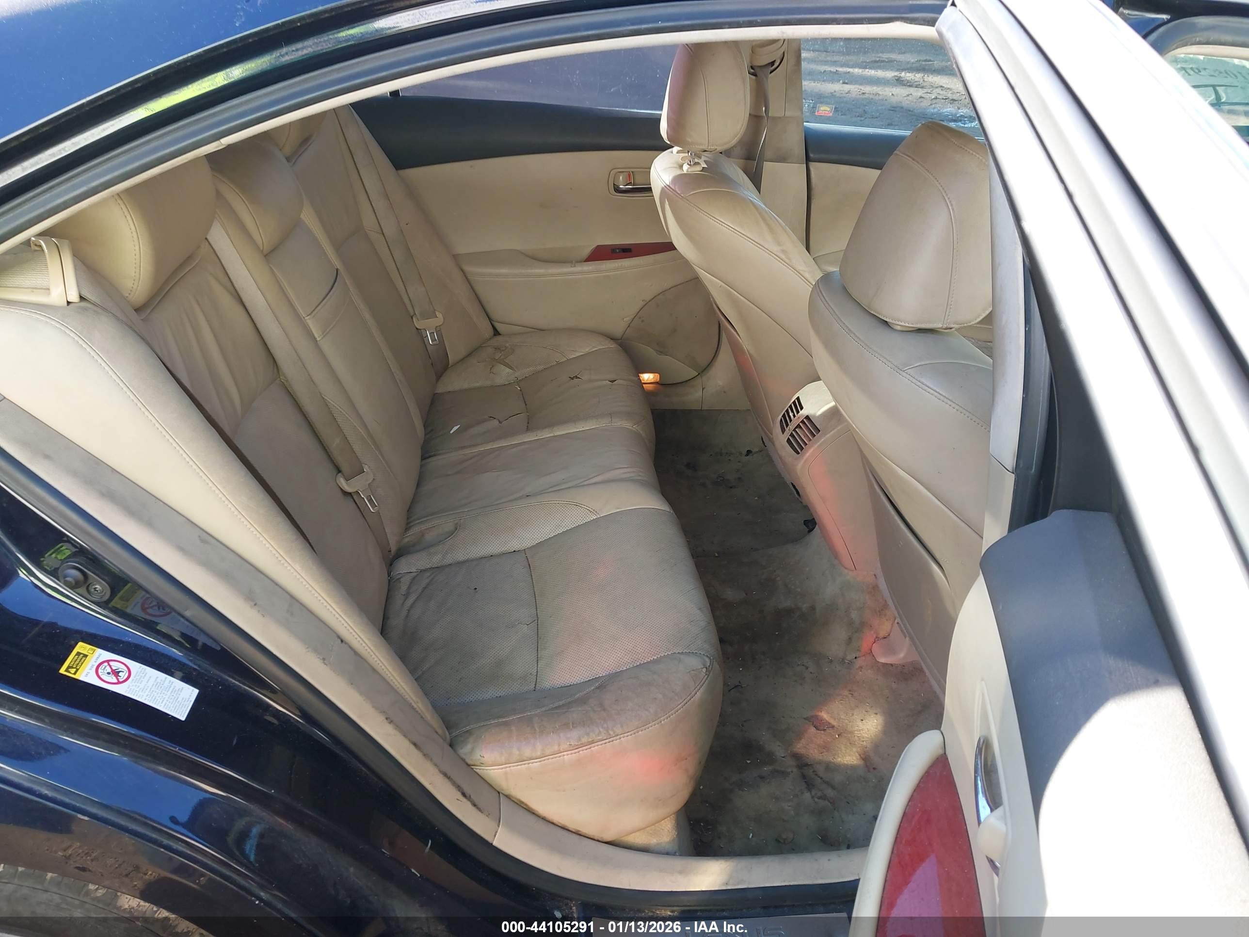 LEXUS ES image 8