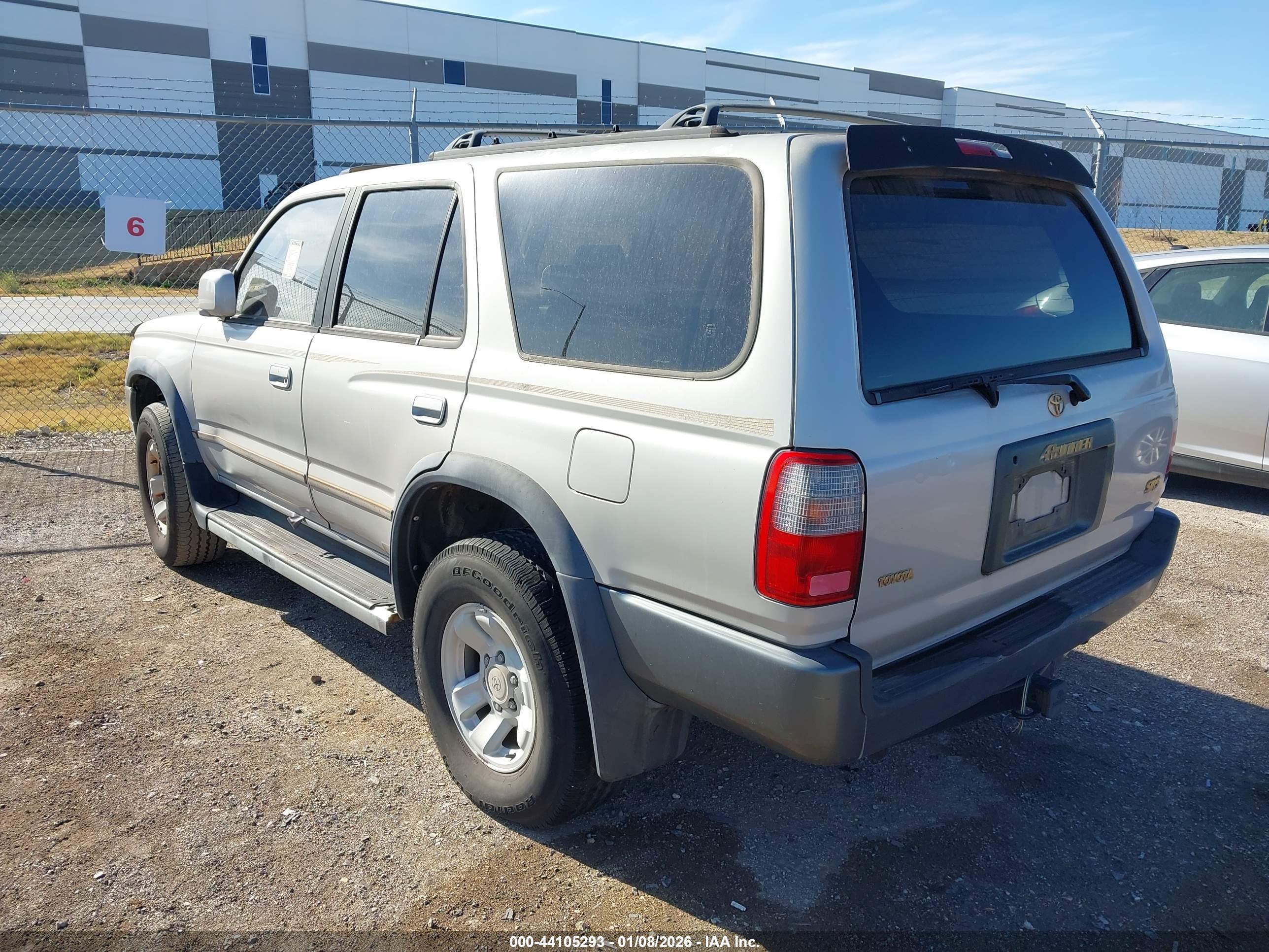 TOYOTA 4RUNNER image 3