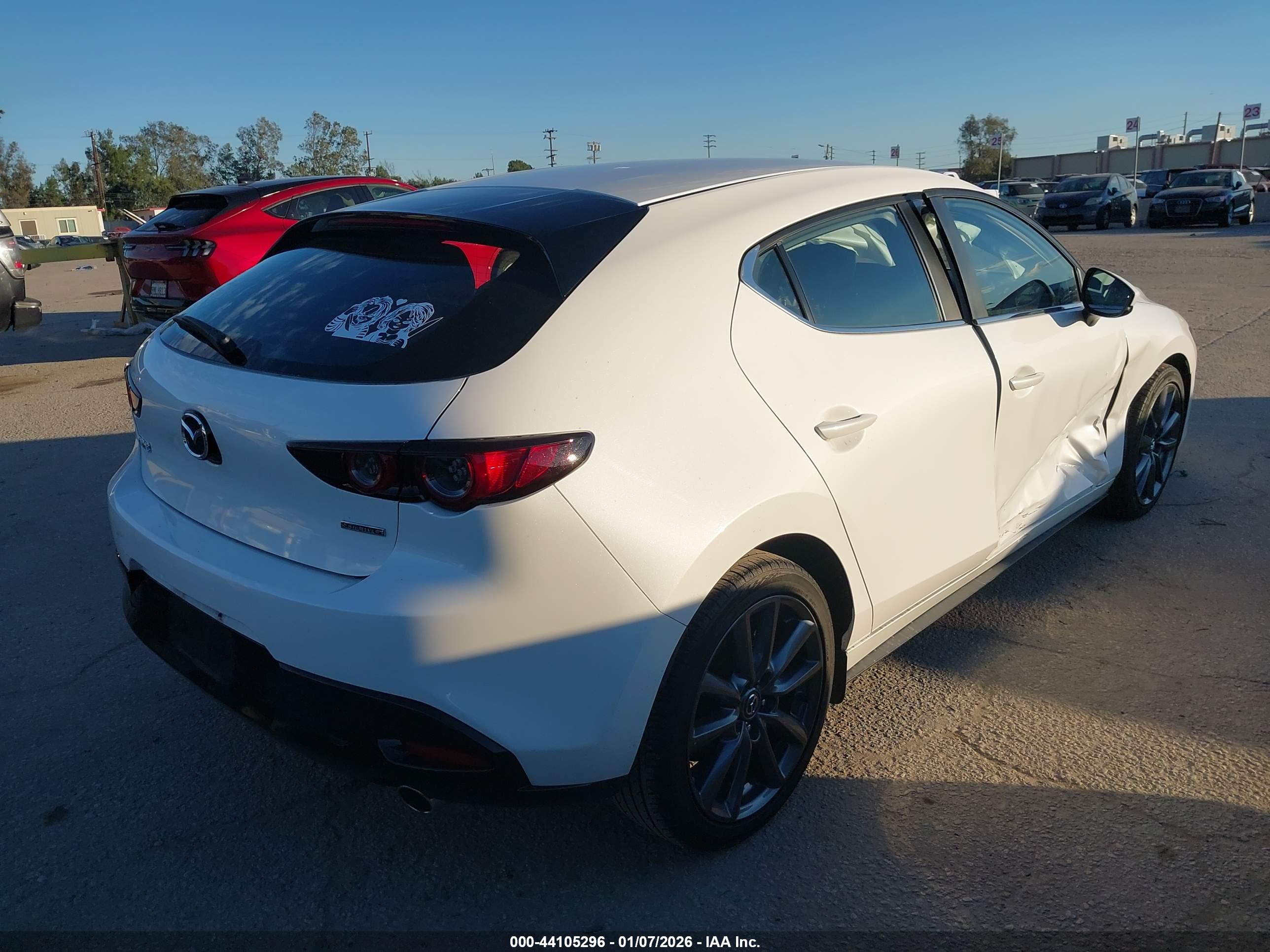 MAZDA MAZDA3 image 4