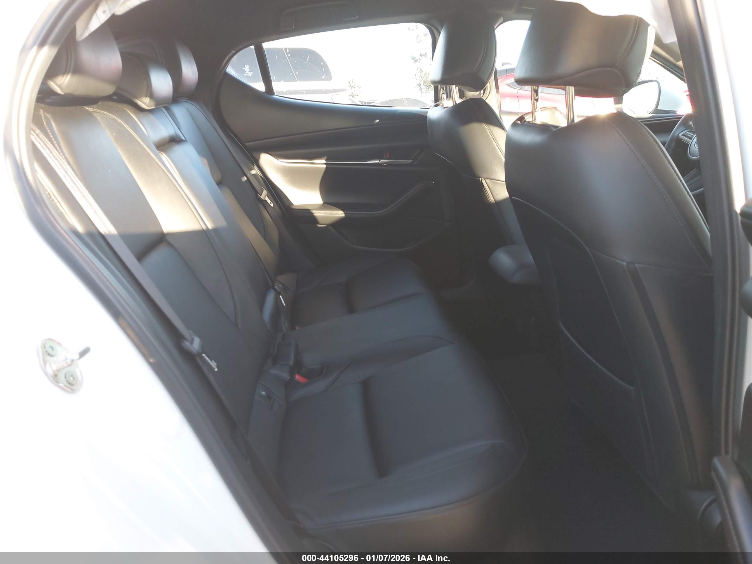 MAZDA MAZDA3 image 8