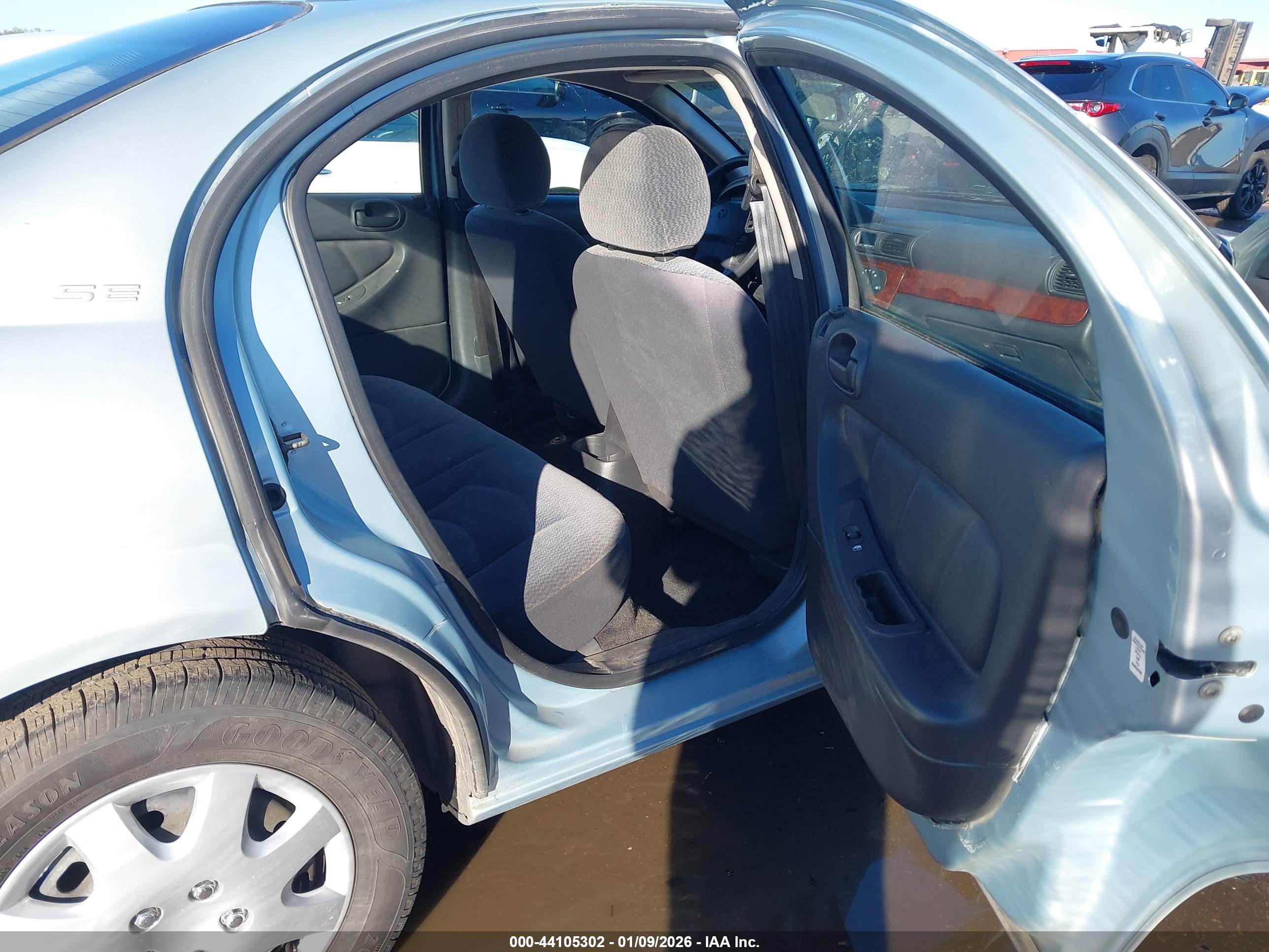 DODGE STRATUS image 8