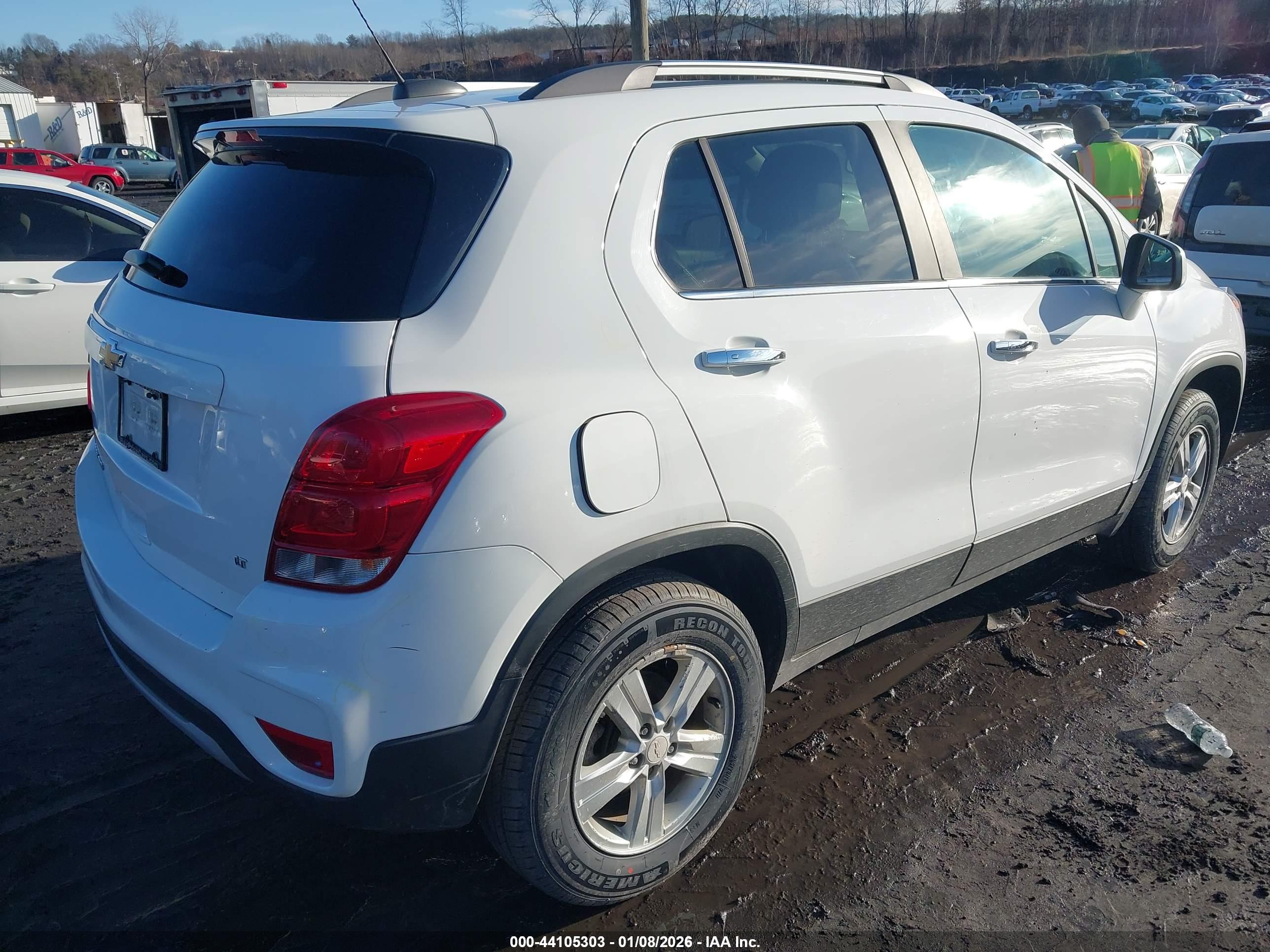 CHEVROLET TRAX image 4
